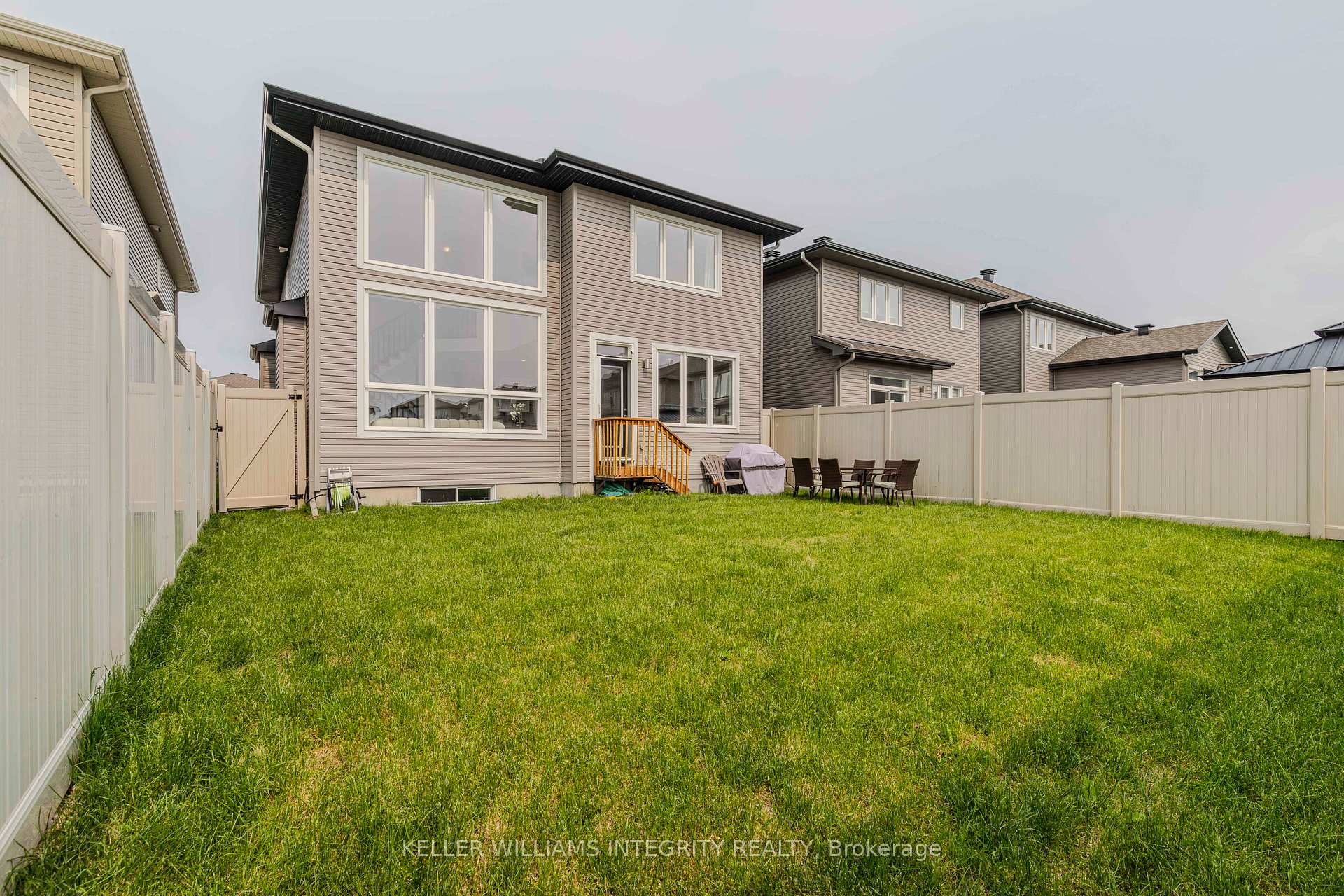 Photo 44 of 636 Rouncey Road, Ottawa, Kanata - Emerald Meadows/Trailwest — HOMEH