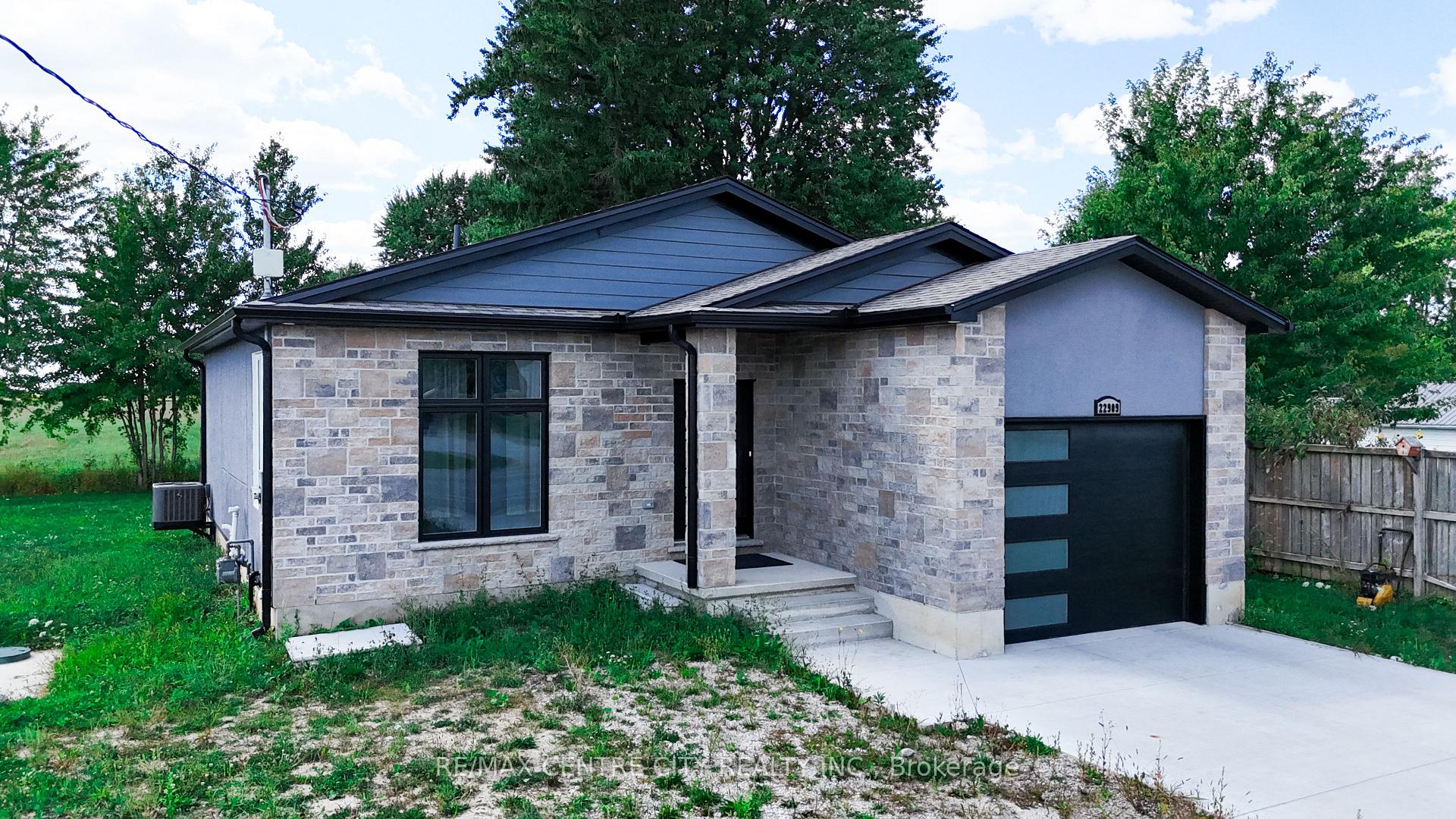 Photo 1 of 22909 Highbury Avenue, Middlesex Centre, Bryanston — HOMEH