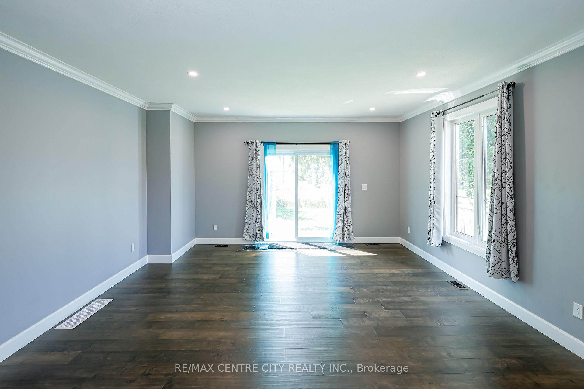 Photo 17 of 22909 Highbury Avenue, Middlesex Centre, Bryanston — HOMEH