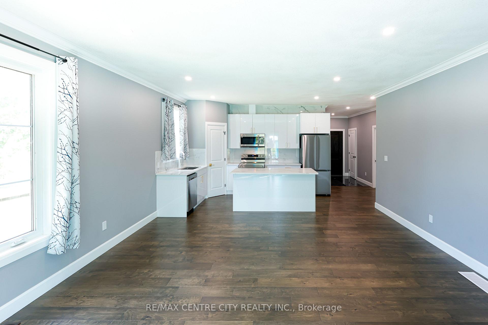 Photo 19 of 22909 Highbury Avenue, Middlesex Centre, Bryanston — HOMEH