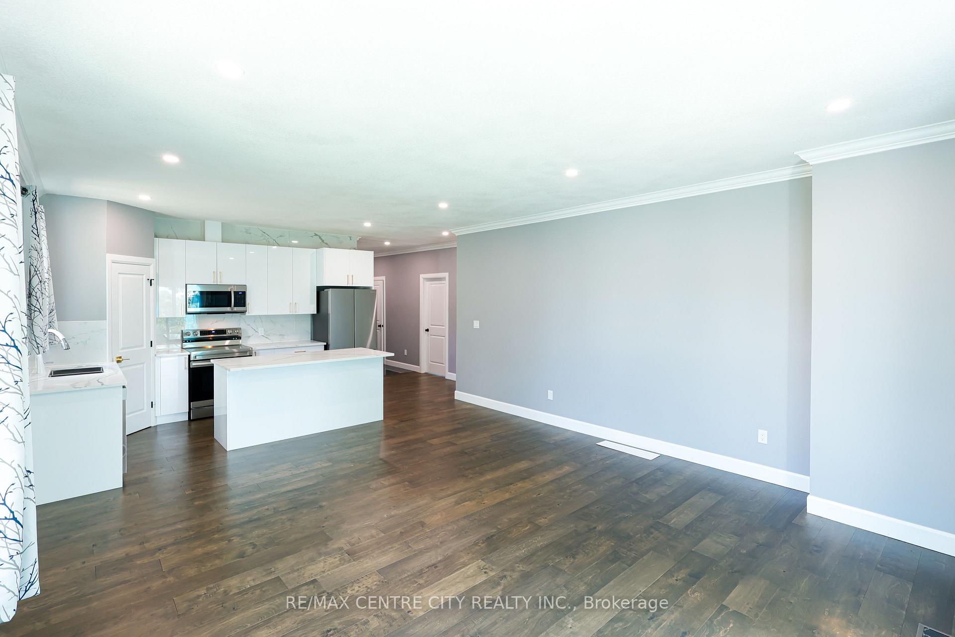 Photo 20 of 22909 Highbury Avenue, Middlesex Centre, Bryanston — HOMEH