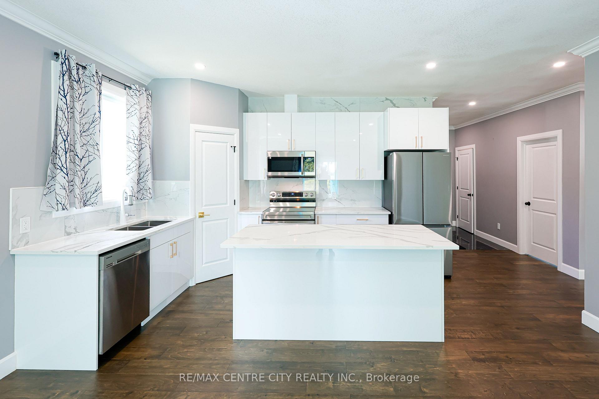 Photo 21 of 22909 Highbury Avenue, Middlesex Centre, Bryanston — HOMEH