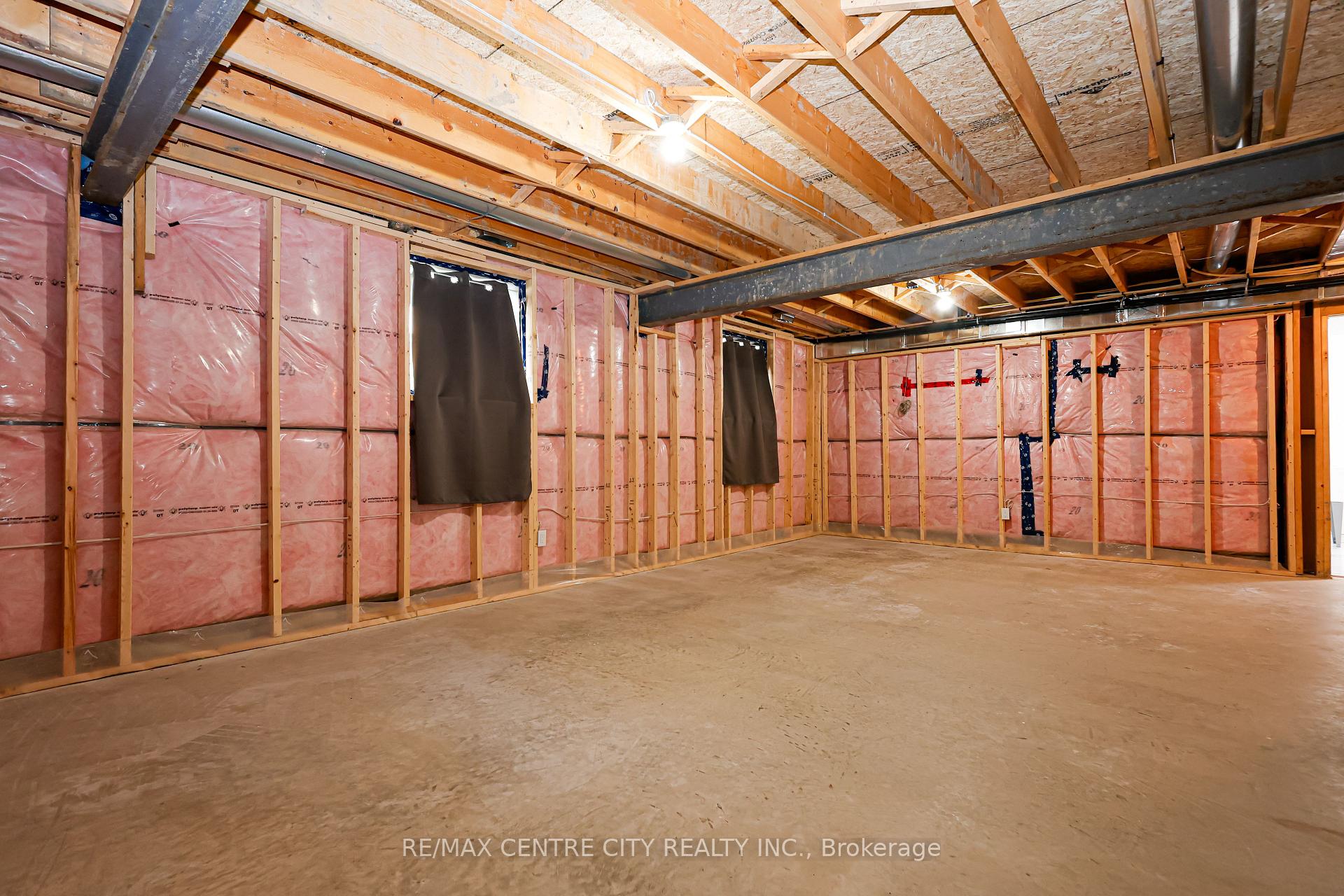 Photo 26 of 22909 Highbury Avenue, Middlesex Centre, Bryanston — HOMEH