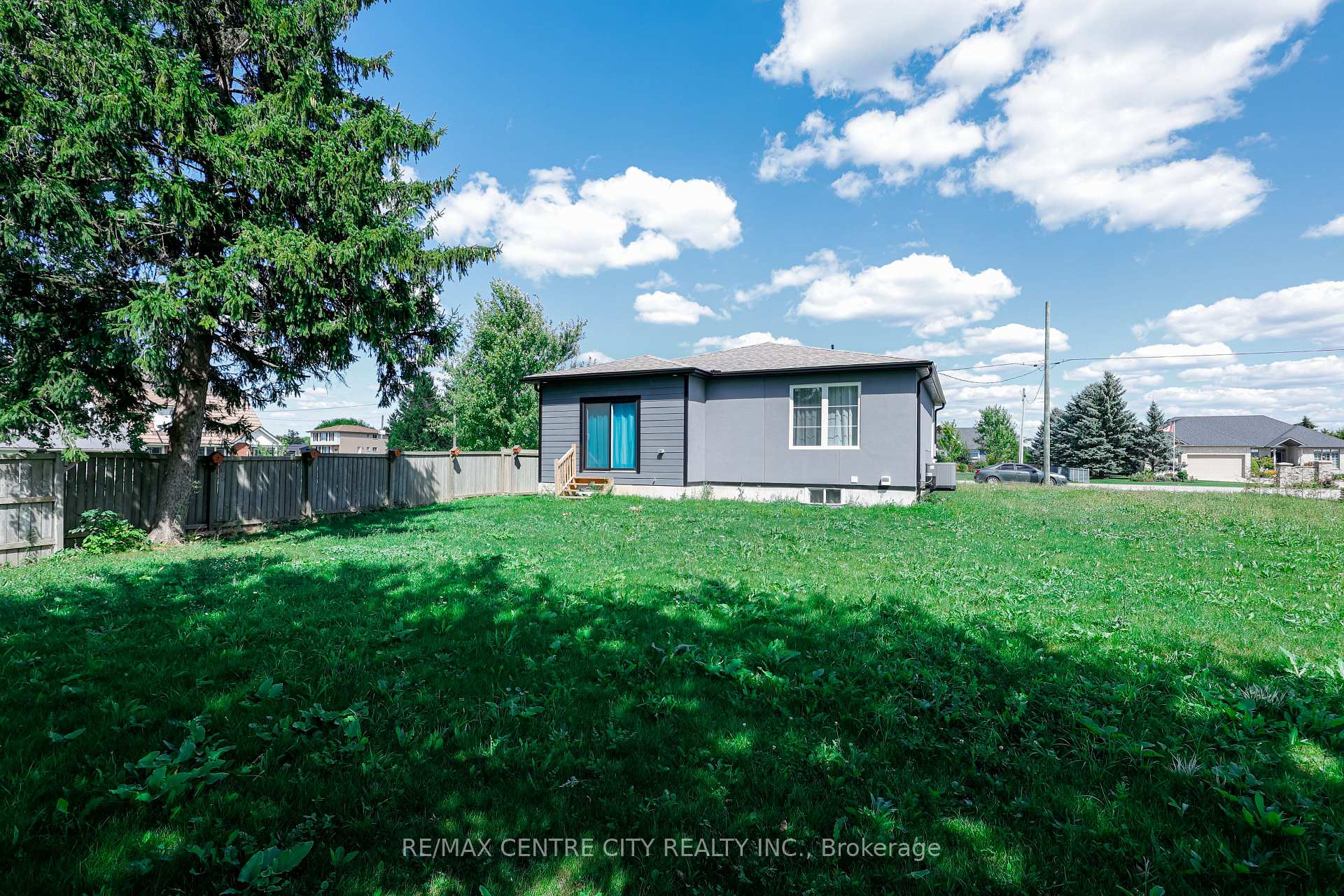 Photo 33 of 22909 Highbury Avenue, Middlesex Centre, Bryanston — HOMEH