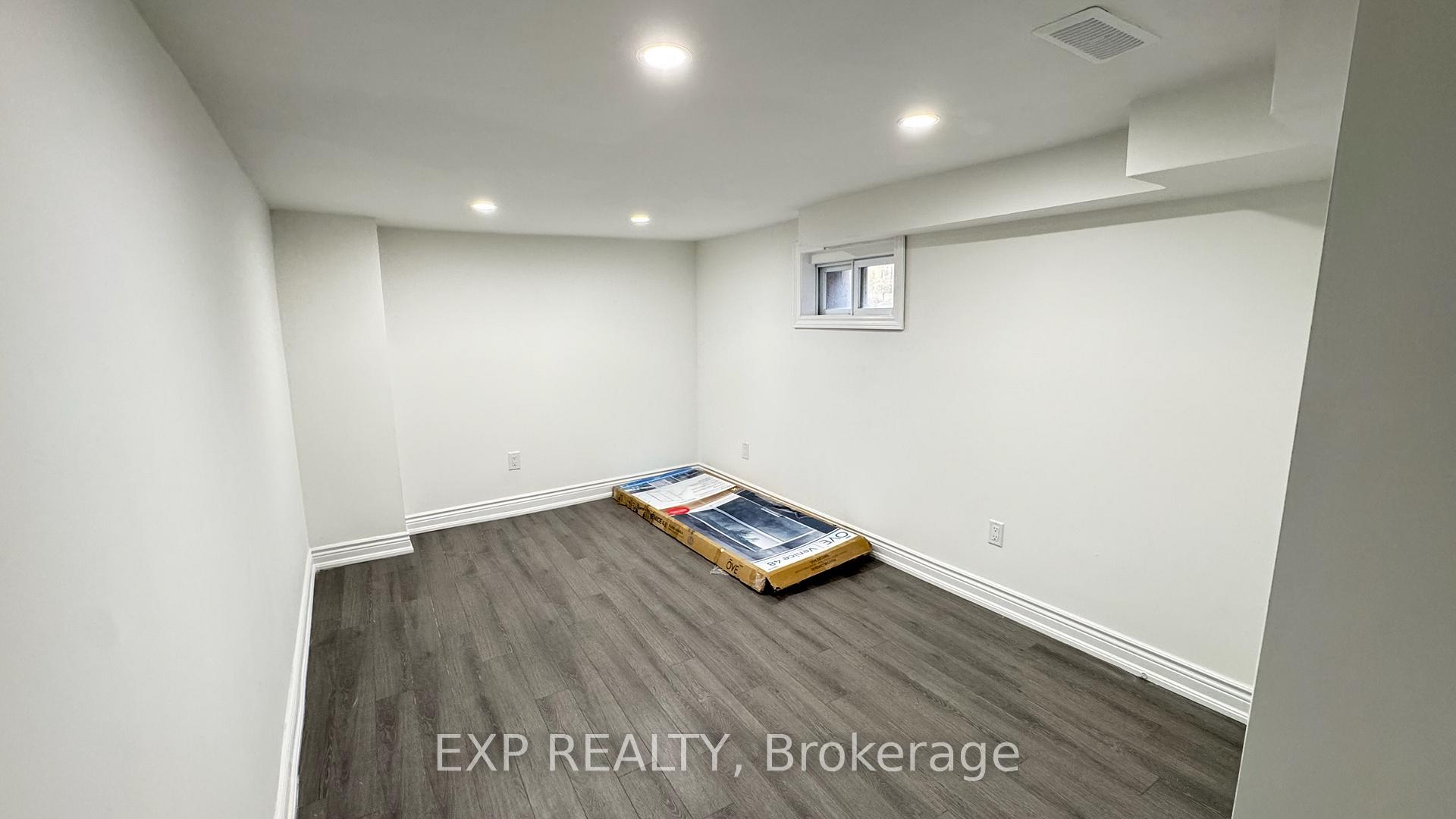 Photo 12 of Unit 3, 425 Cannon Street E, Hamilton, Landsdale — HOMEH