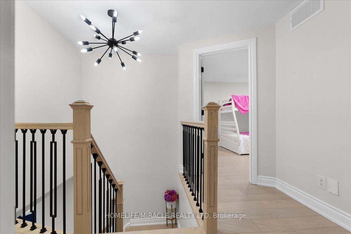 Photo 18 of 57 Springmount Drive, Kitchener — HOMEH