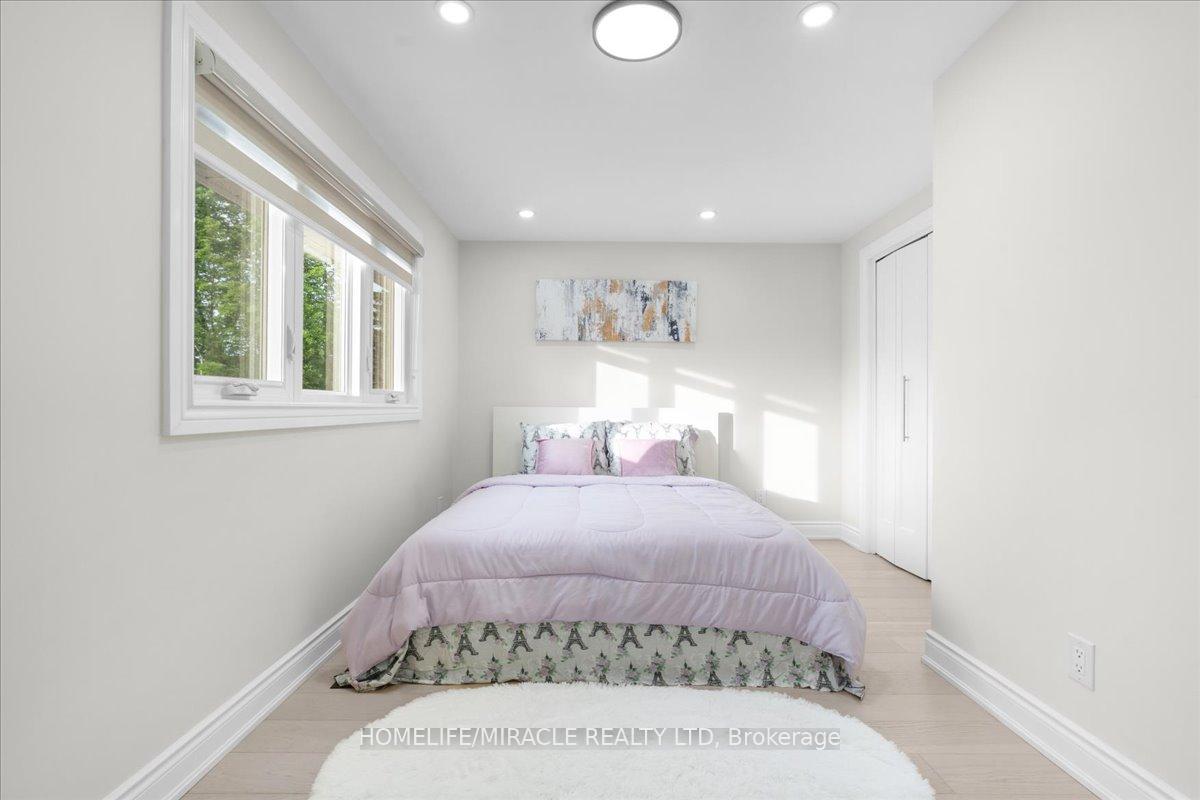 Photo 23 of 57 Springmount Drive, Kitchener — HOMEH