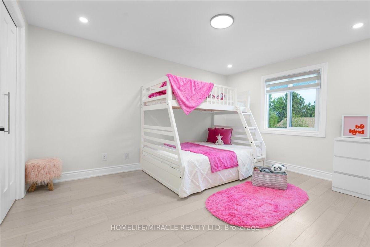 Photo 24 of 57 Springmount Drive, Kitchener — HOMEH