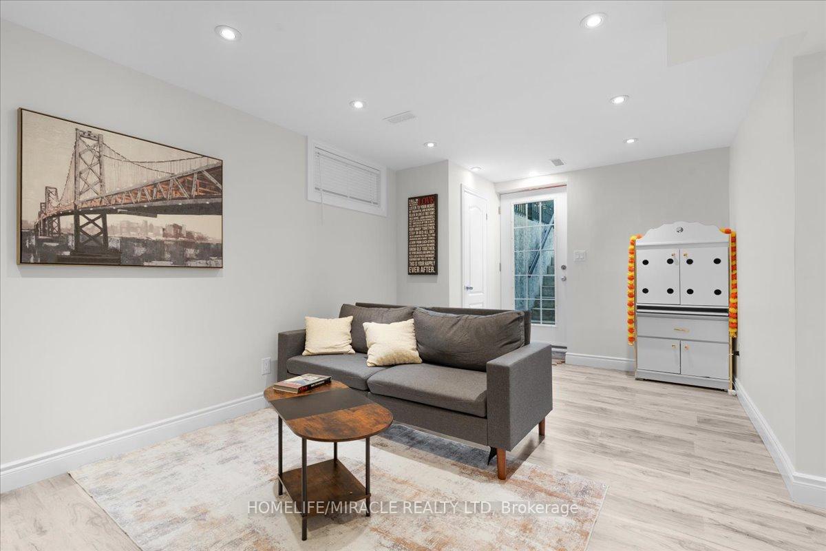 Photo 29 of 57 Springmount Drive, Kitchener — HOMEH