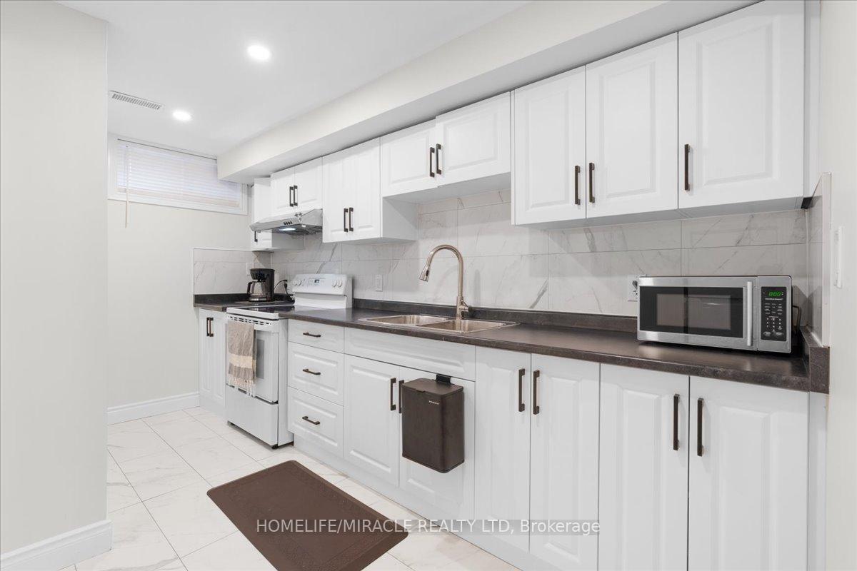 Photo 33 of 57 Springmount Drive, Kitchener — HOMEH
