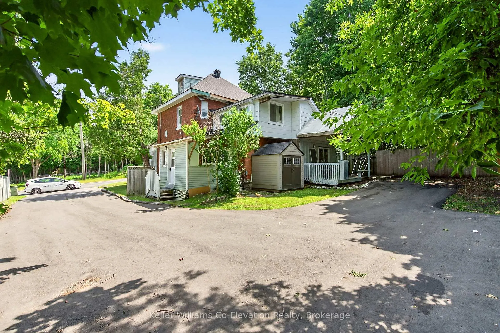 Photo 17 of 224 4th Street, Midland — HOMEH