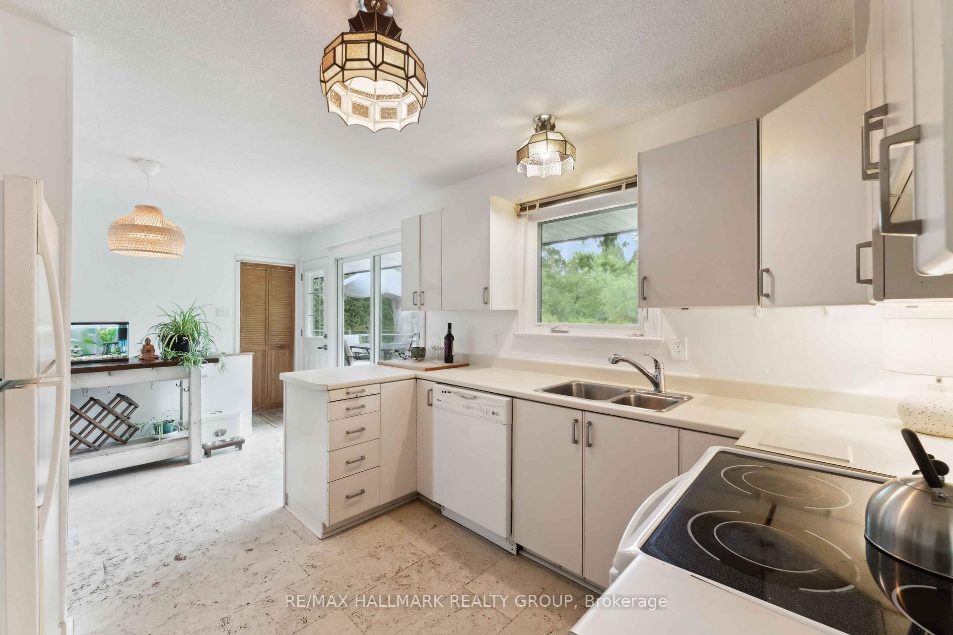 Photo 10 of 54 Lismer Crescent, Ottawa, Kanata - Beaverbrook — HOMEH