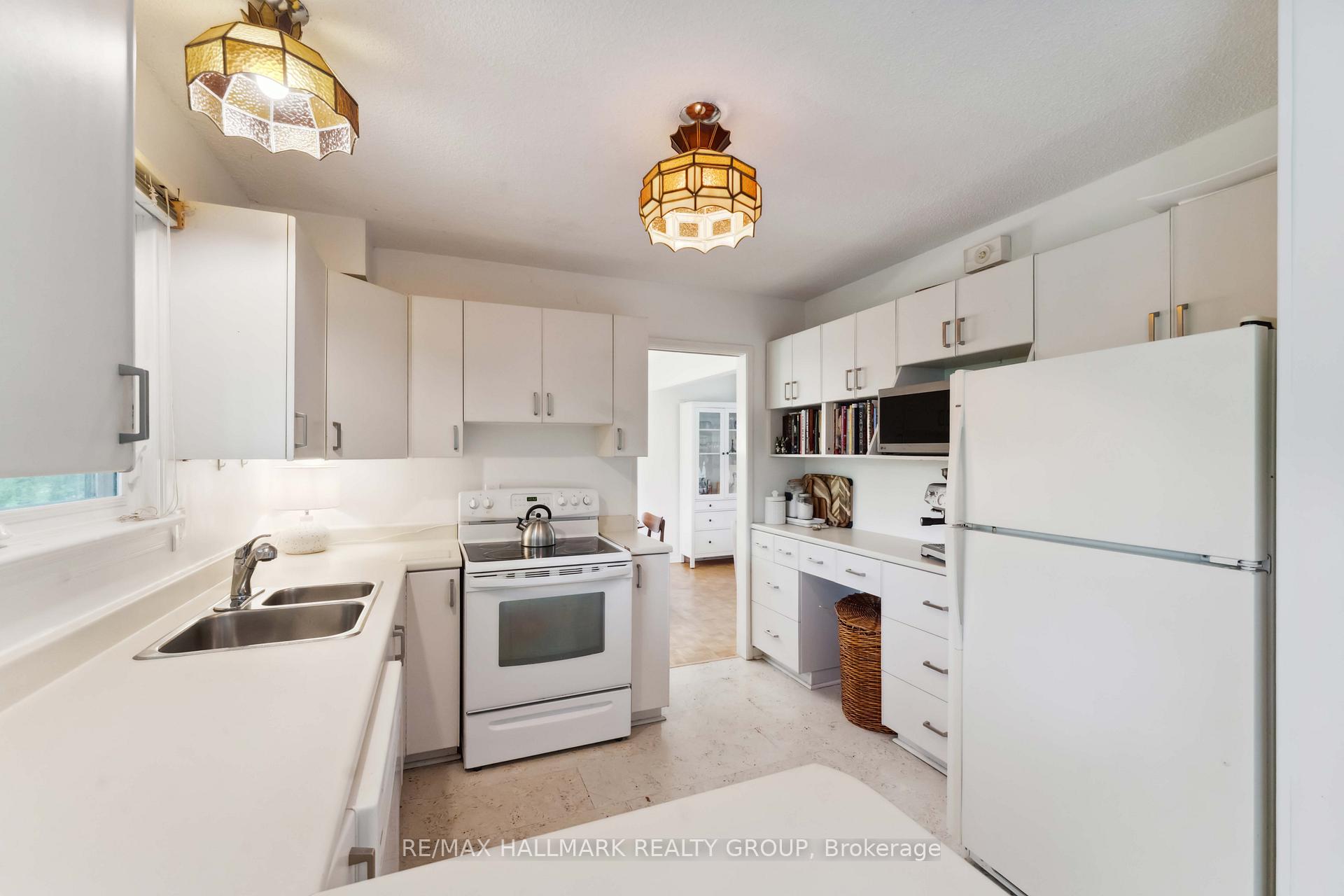 Photo 13 of 54 Lismer Crescent, Ottawa, Kanata - Beaverbrook — HOMEH