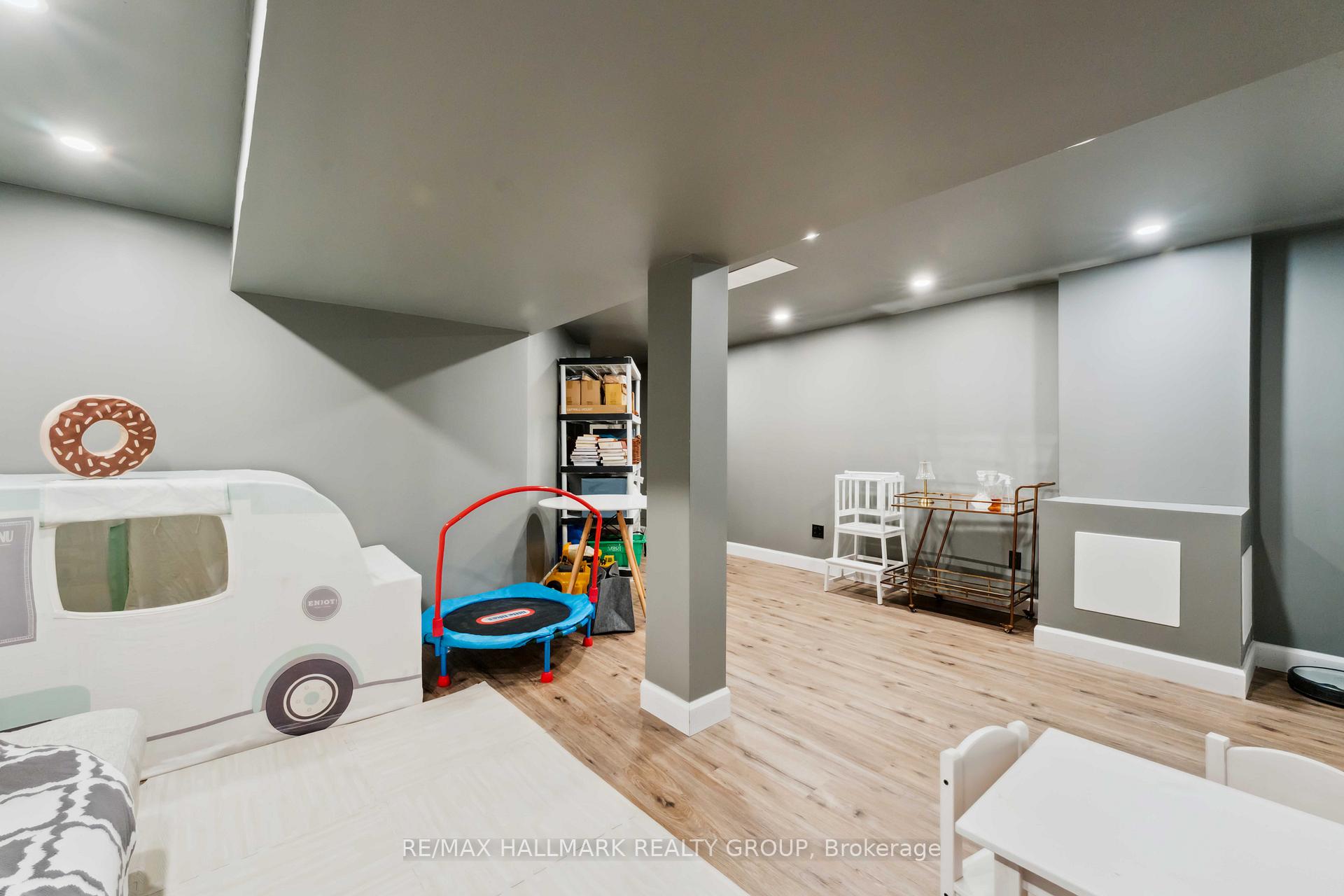Photo 33 of 54 Lismer Crescent, Ottawa, Kanata - Beaverbrook — HOMEH