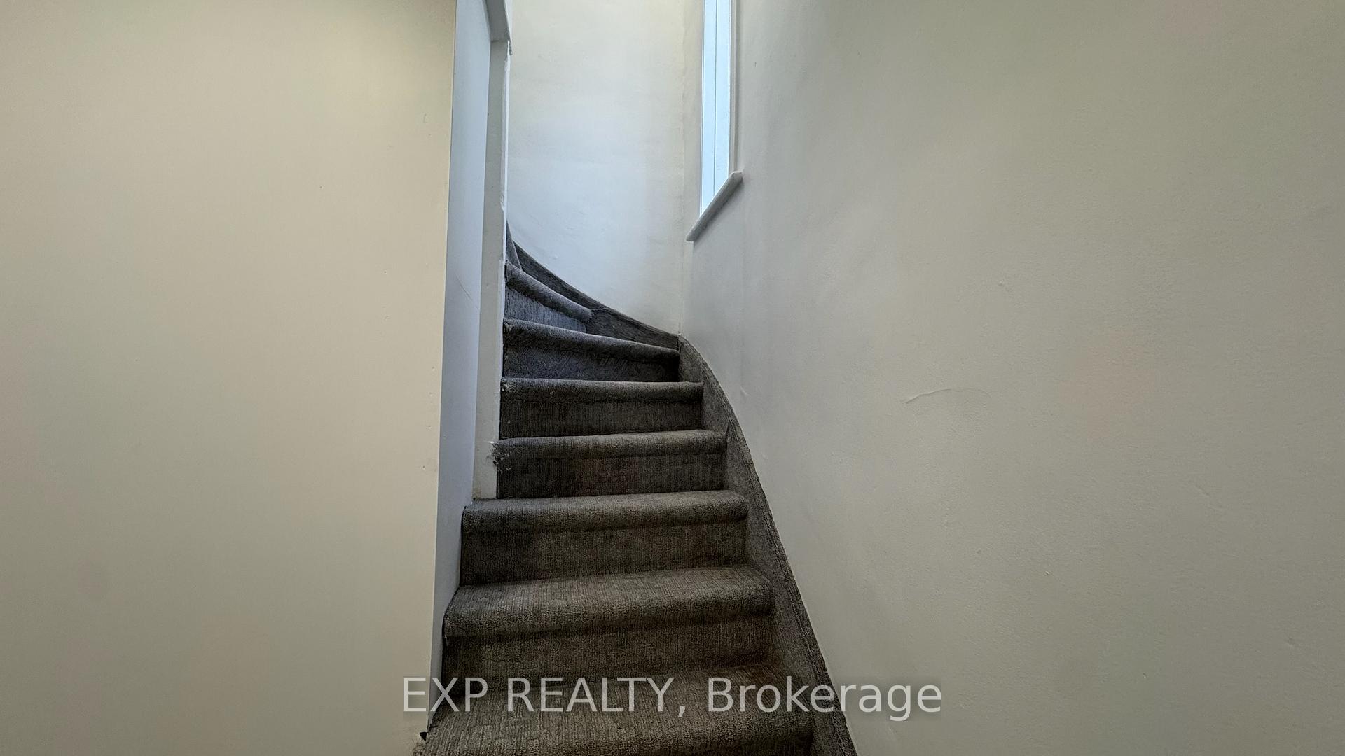 Photo 10 of Unit 2, 425 Cannon Street E, Hamilton, Landsdale — HOMEH