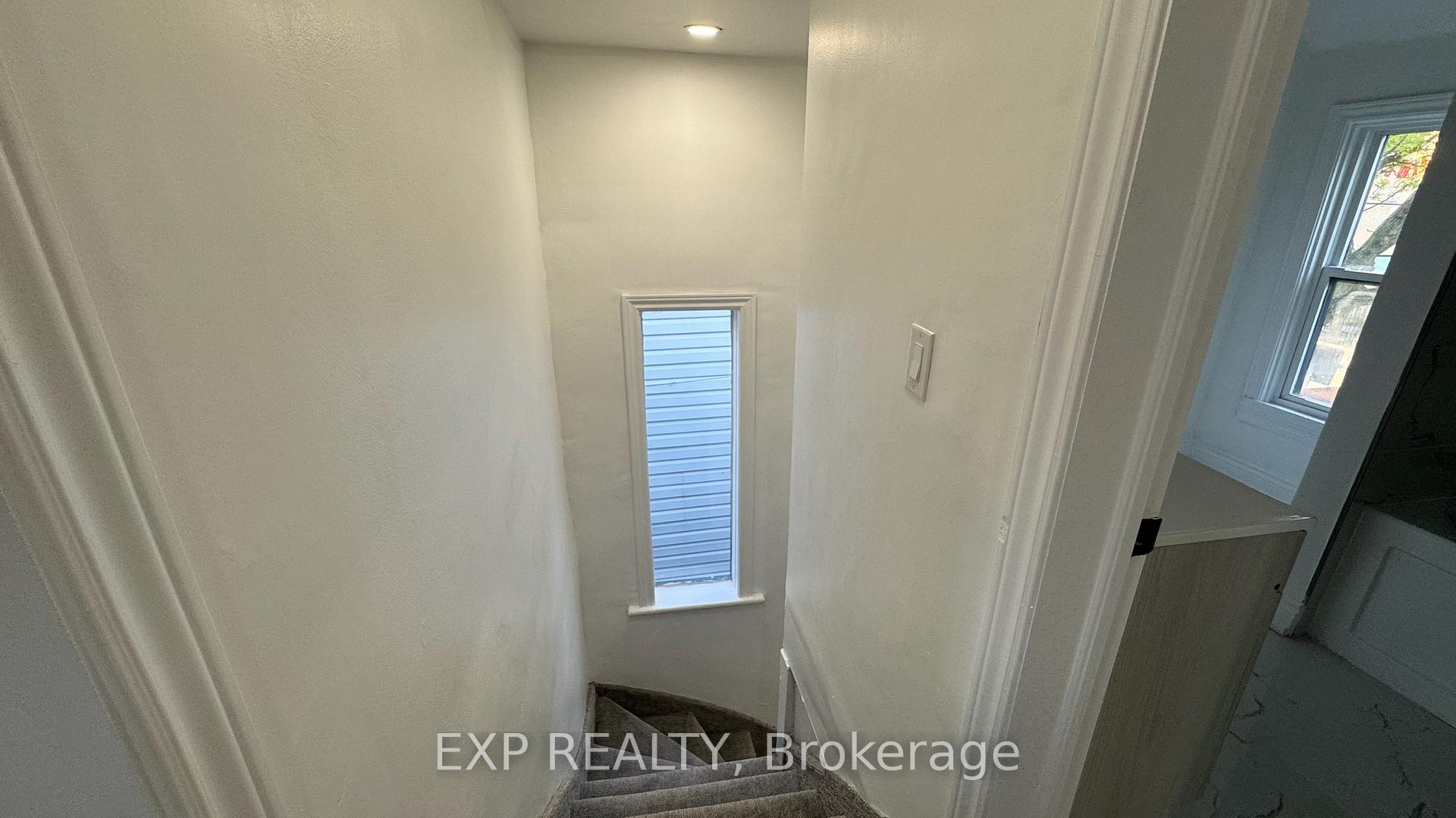 Photo 11 of Unit 2, 425 Cannon Street E, Hamilton, Landsdale — HOMEH