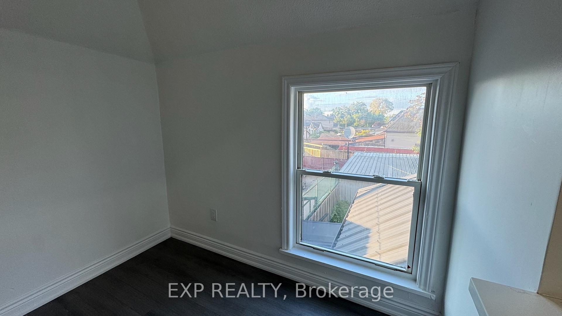 Photo 23 of Unit 2, 425 Cannon Street E, Hamilton, Landsdale — HOMEH