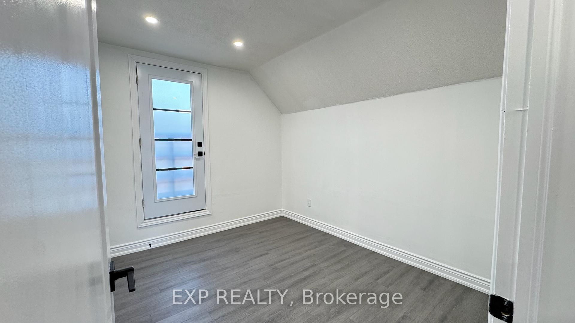Photo 25 of Unit 2, 425 Cannon Street E, Hamilton, Landsdale — HOMEH