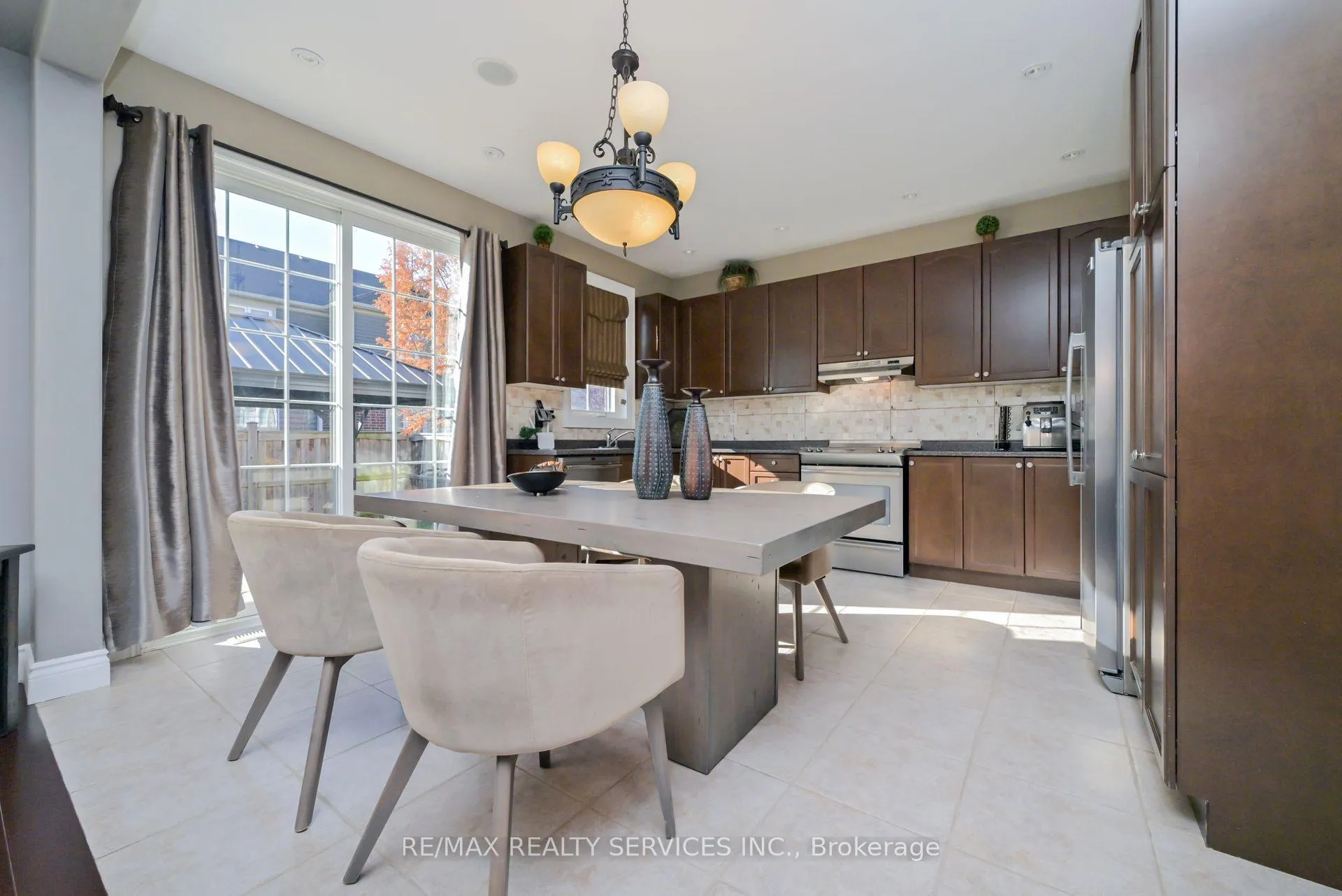 Photo 6 of 876 Challinor Terrace, Milton, Harrison — HOMEH