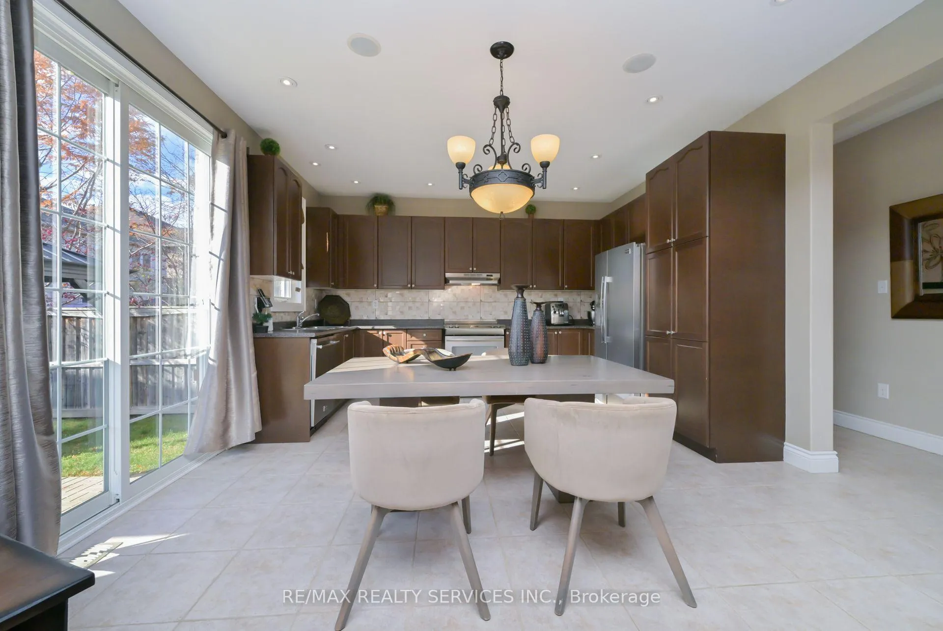 Photo 7 of 876 Challinor Terrace, Milton, Harrison — HOMEH