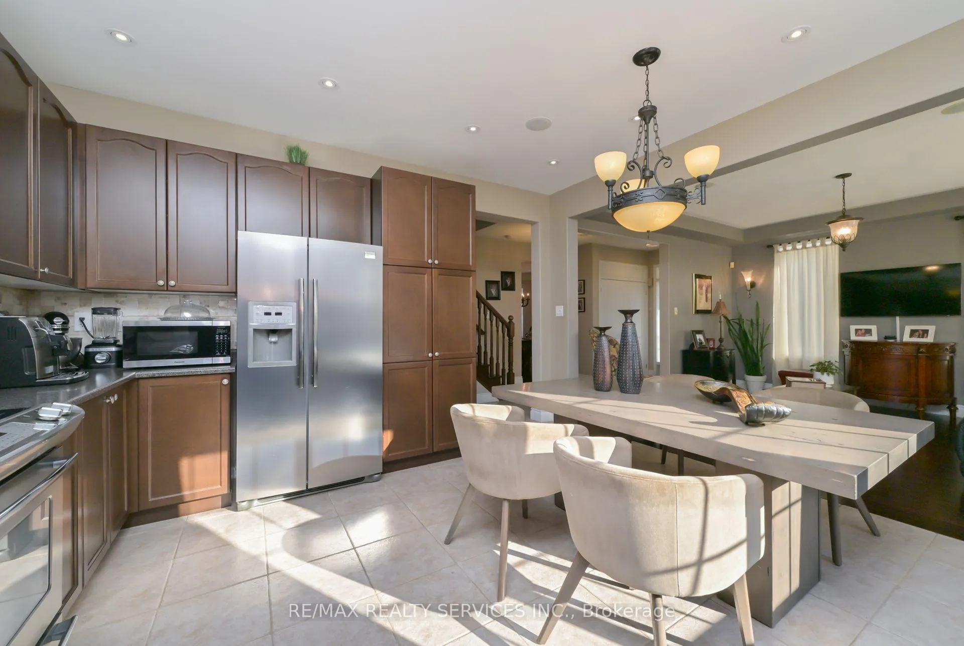 Photo 9 of 876 Challinor Terrace, Milton, Harrison — HOMEH