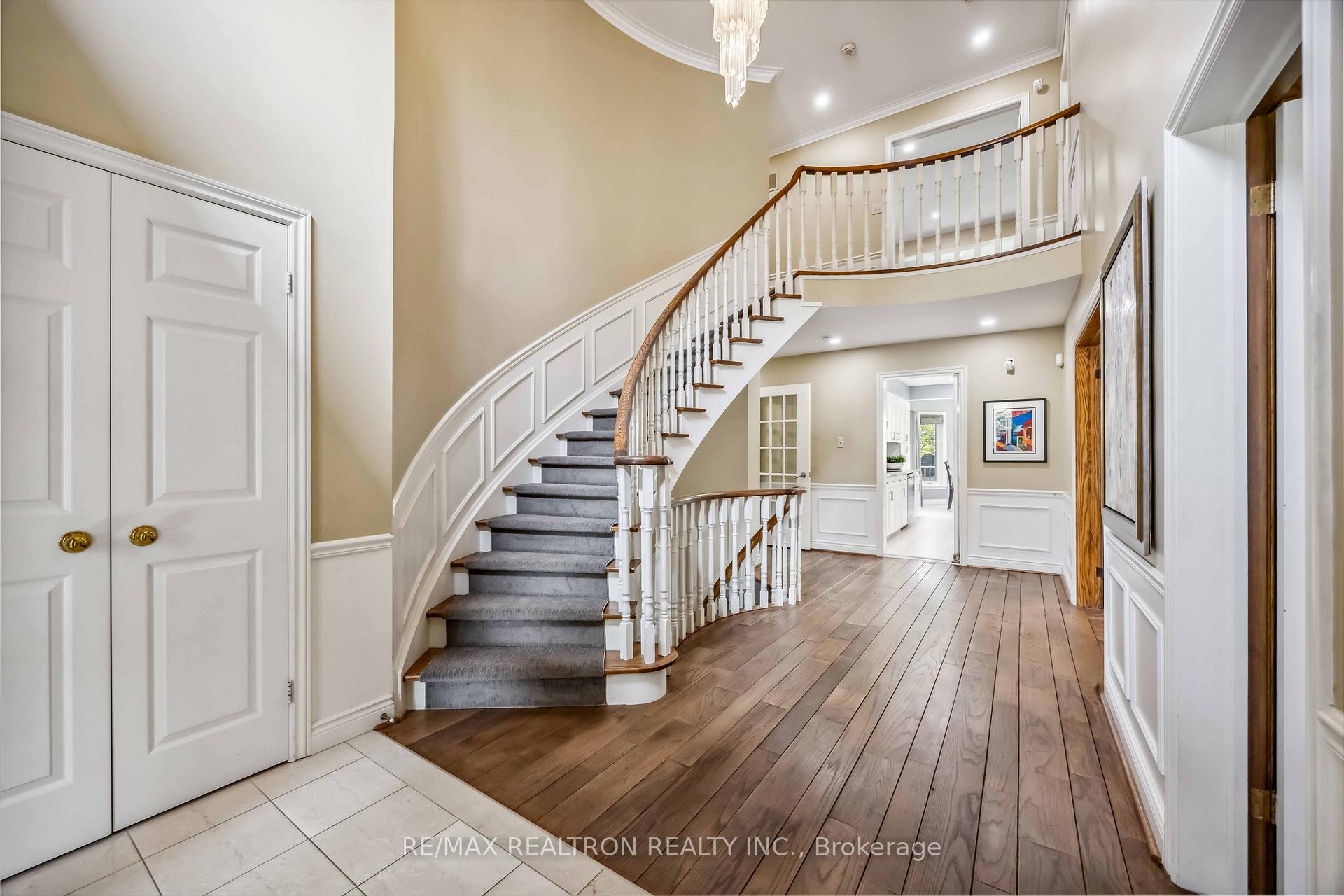 Photo 5 of 16 Ida Street, Markham, Thornhill — HOMEH