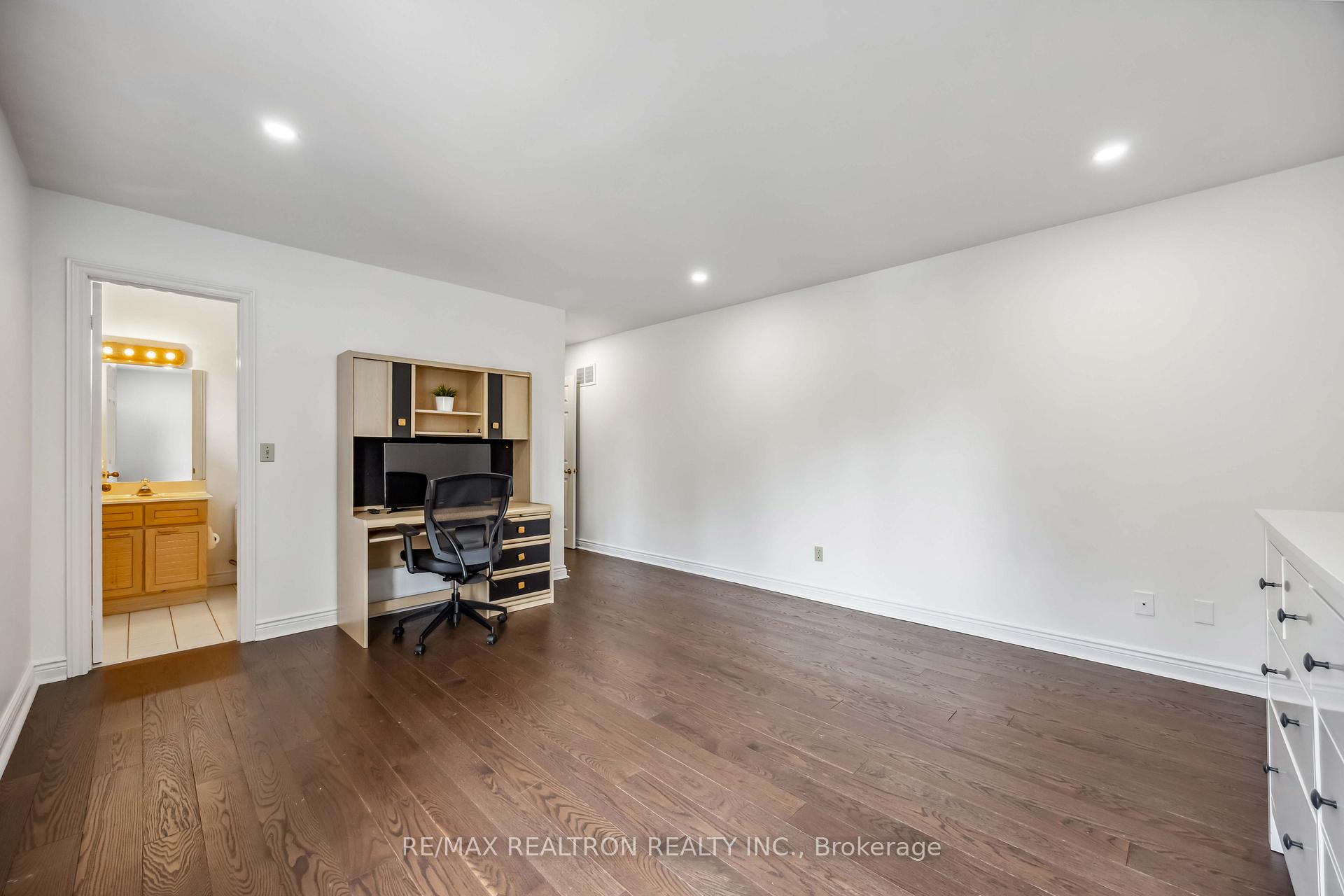 Photo 28 of 16 Ida Street, Markham, Thornhill — HOMEH