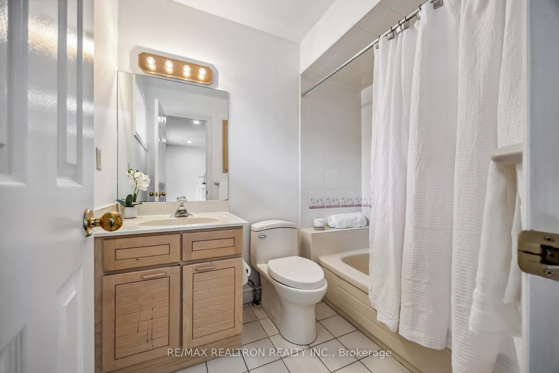 Photo 29 of 16 Ida Street, Markham, Thornhill — HOMEH