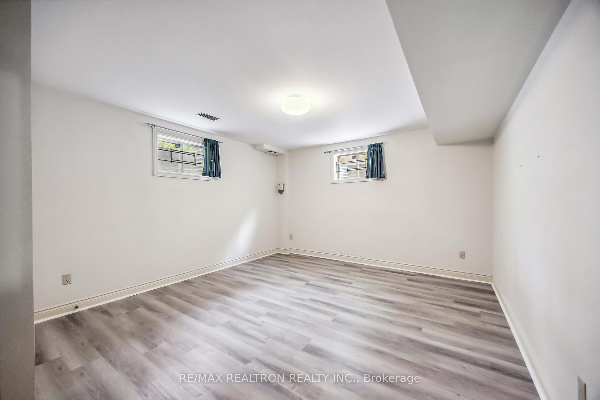 Photo 39 of 16 Ida Street, Markham, Thornhill — HOMEH