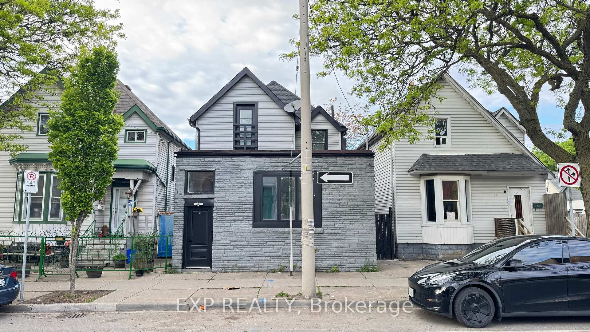 Photo 1 of Unit 1, 425 Cannon Street E, Hamilton, Landsdale — HOMEH