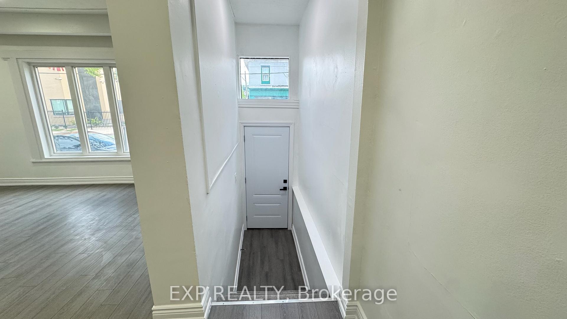 Photo 5 of Unit 1, 425 Cannon Street E, Hamilton, Landsdale — HOMEH