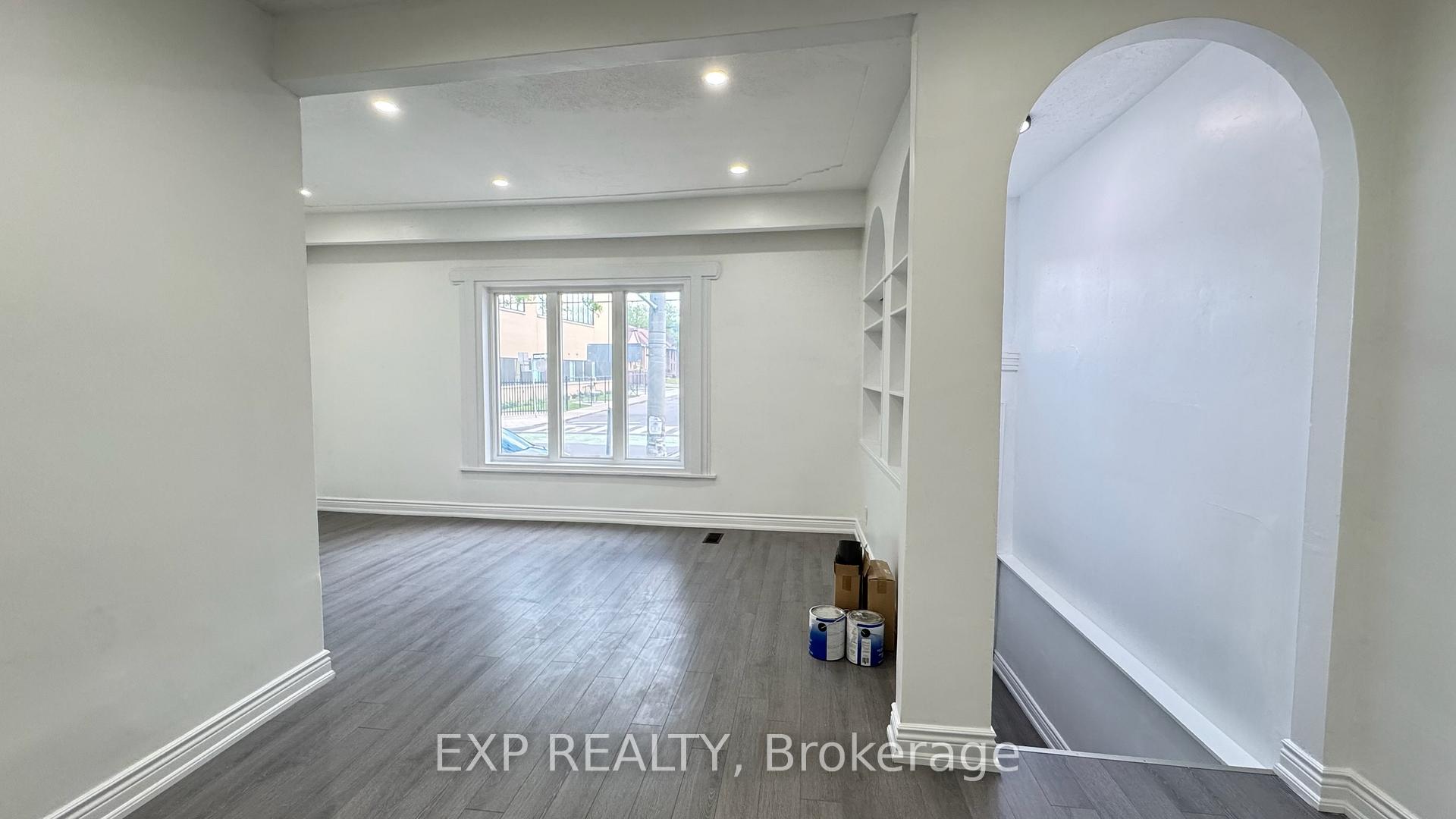 Photo 6 of Unit 1, 425 Cannon Street E, Hamilton, Landsdale — HOMEH