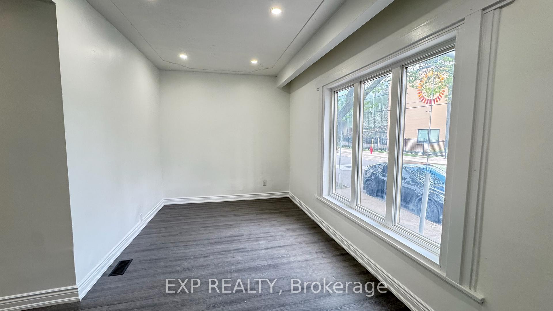 Photo 10 of Unit 1, 425 Cannon Street E, Hamilton, Landsdale — HOMEH