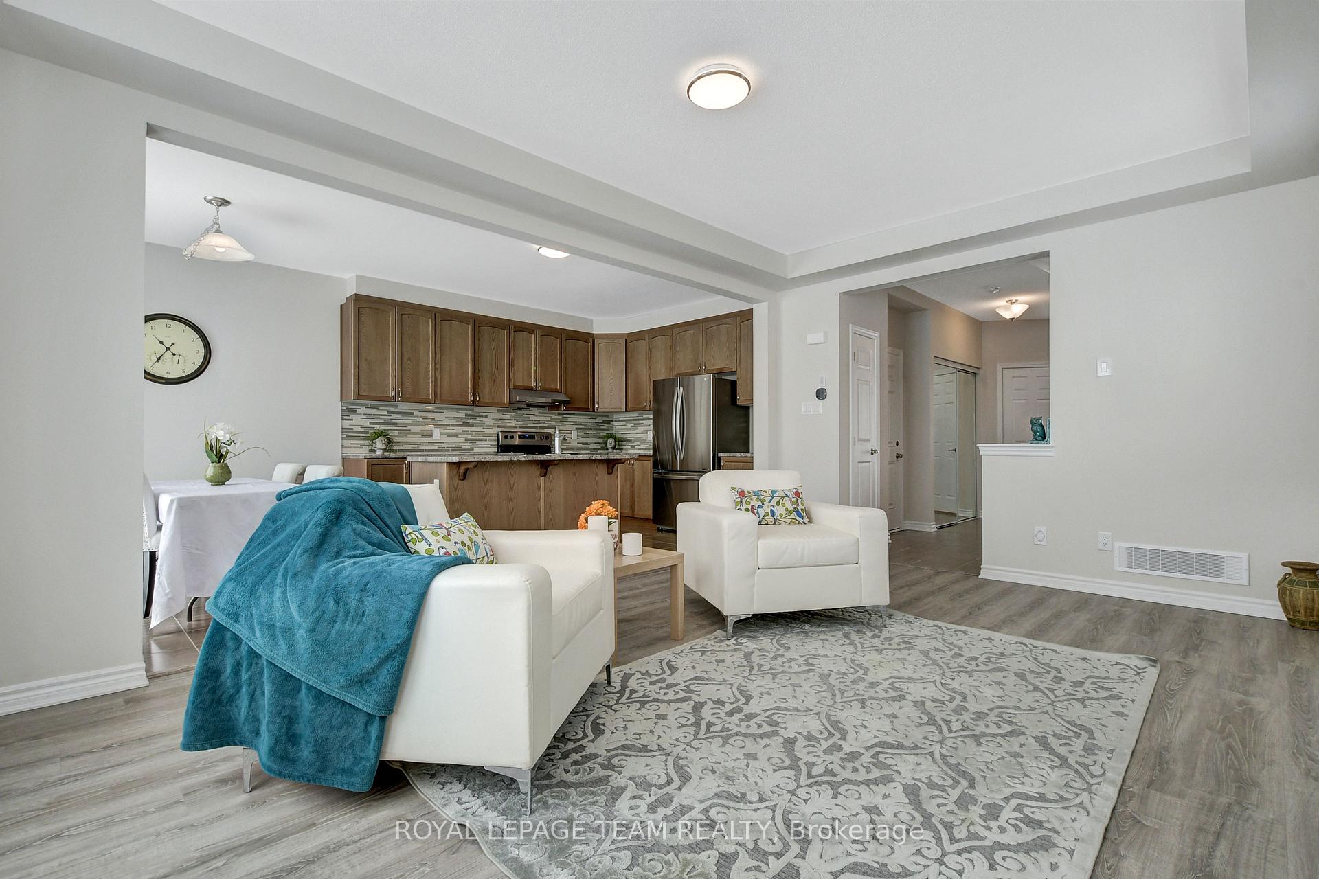 Photo 6 of 213 Cranesbill Road, Ottawa, Kanata - Emerald Meadows/Trailwest — HOMEH