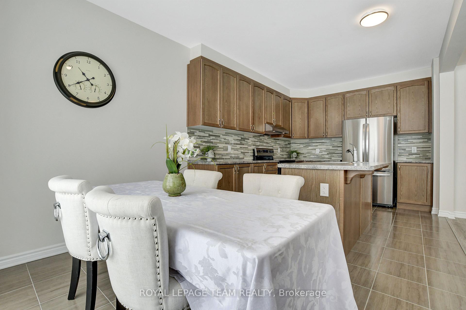 Photo 12 of 213 Cranesbill Road, Ottawa, Kanata - Emerald Meadows/Trailwest — HOMEH