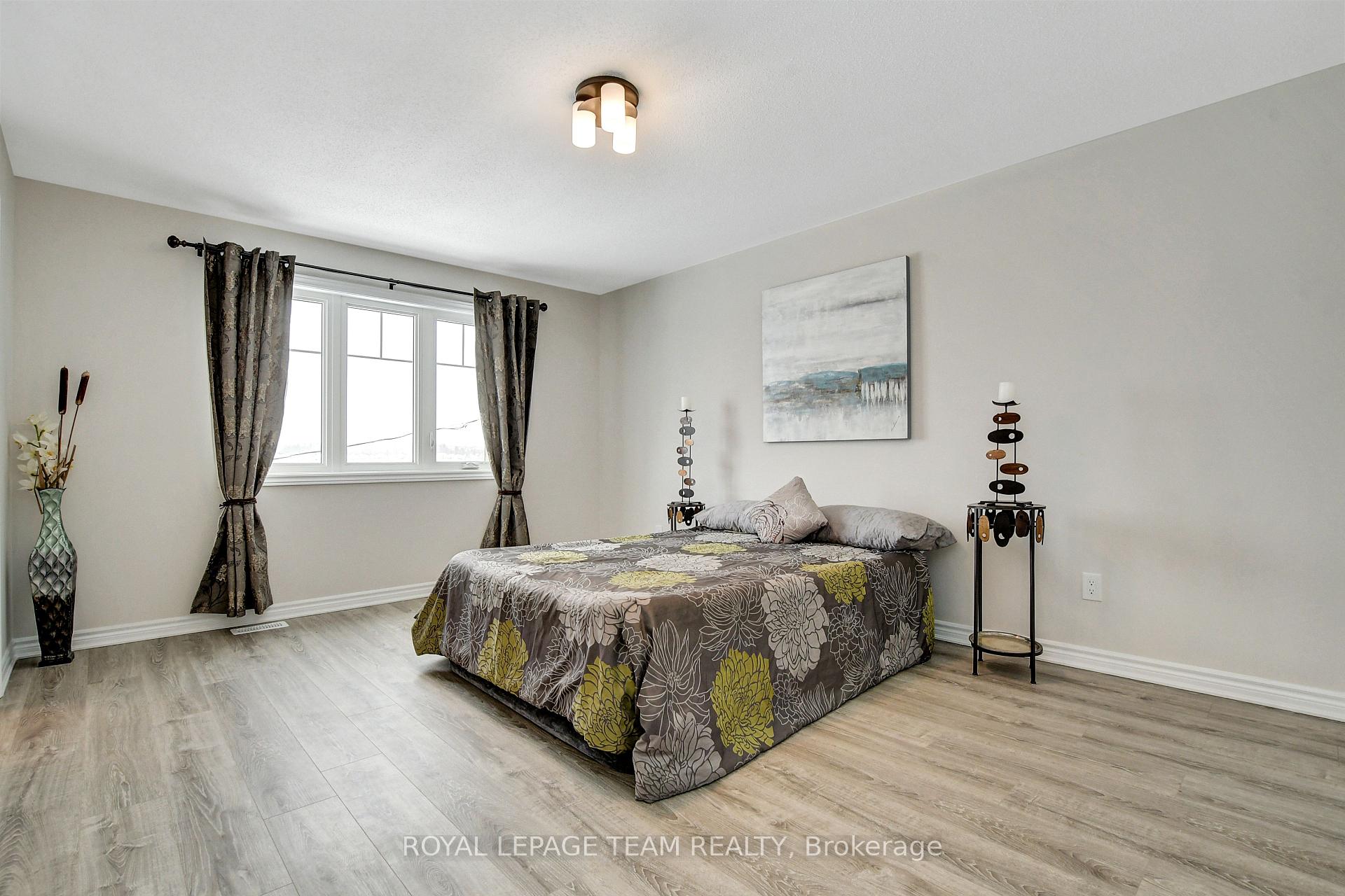 Photo 15 of 213 Cranesbill Road, Ottawa, Kanata - Emerald Meadows/Trailwest — HOMEH