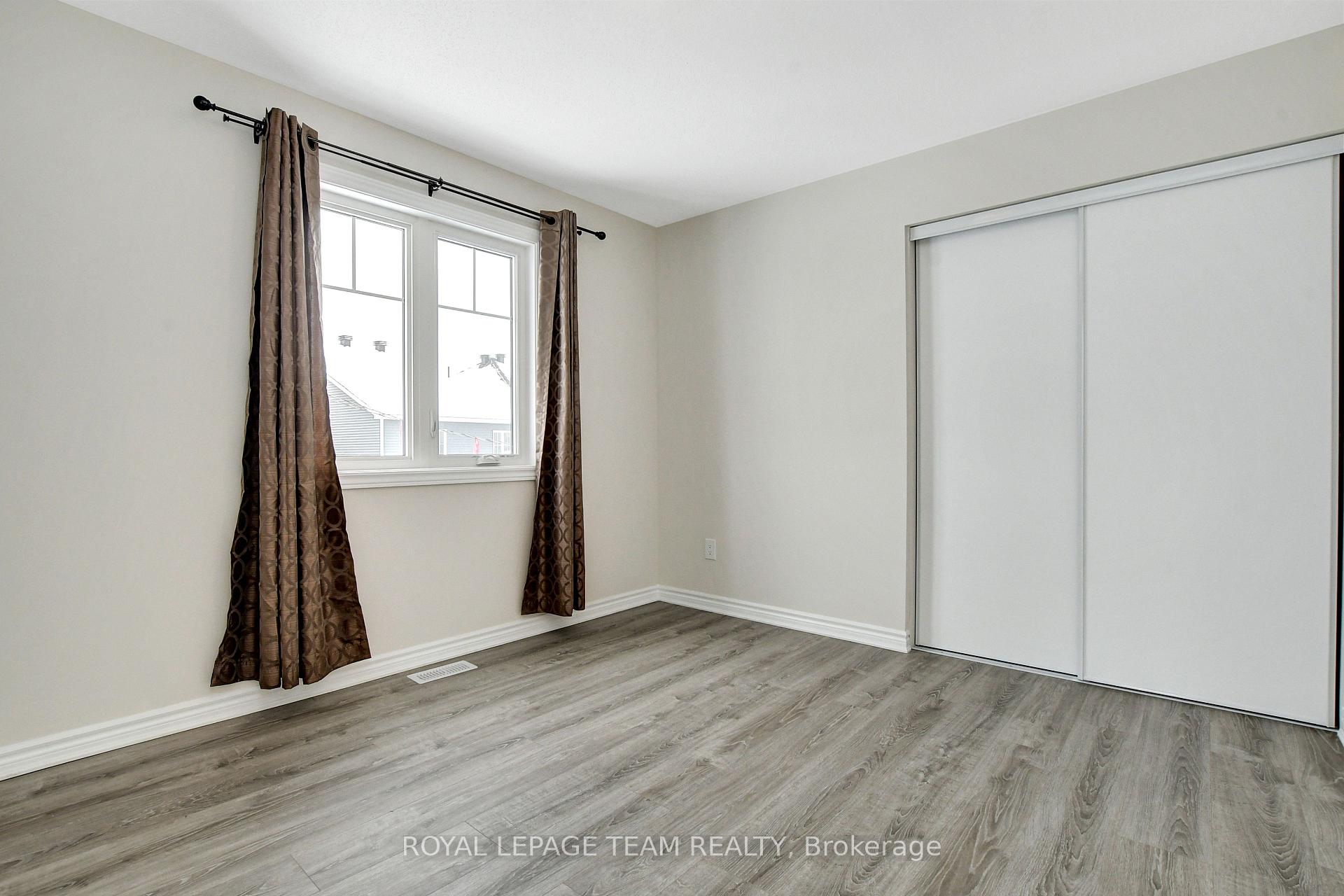 Photo 21 of 213 Cranesbill Road, Ottawa, Kanata - Emerald Meadows/Trailwest — HOMEH
