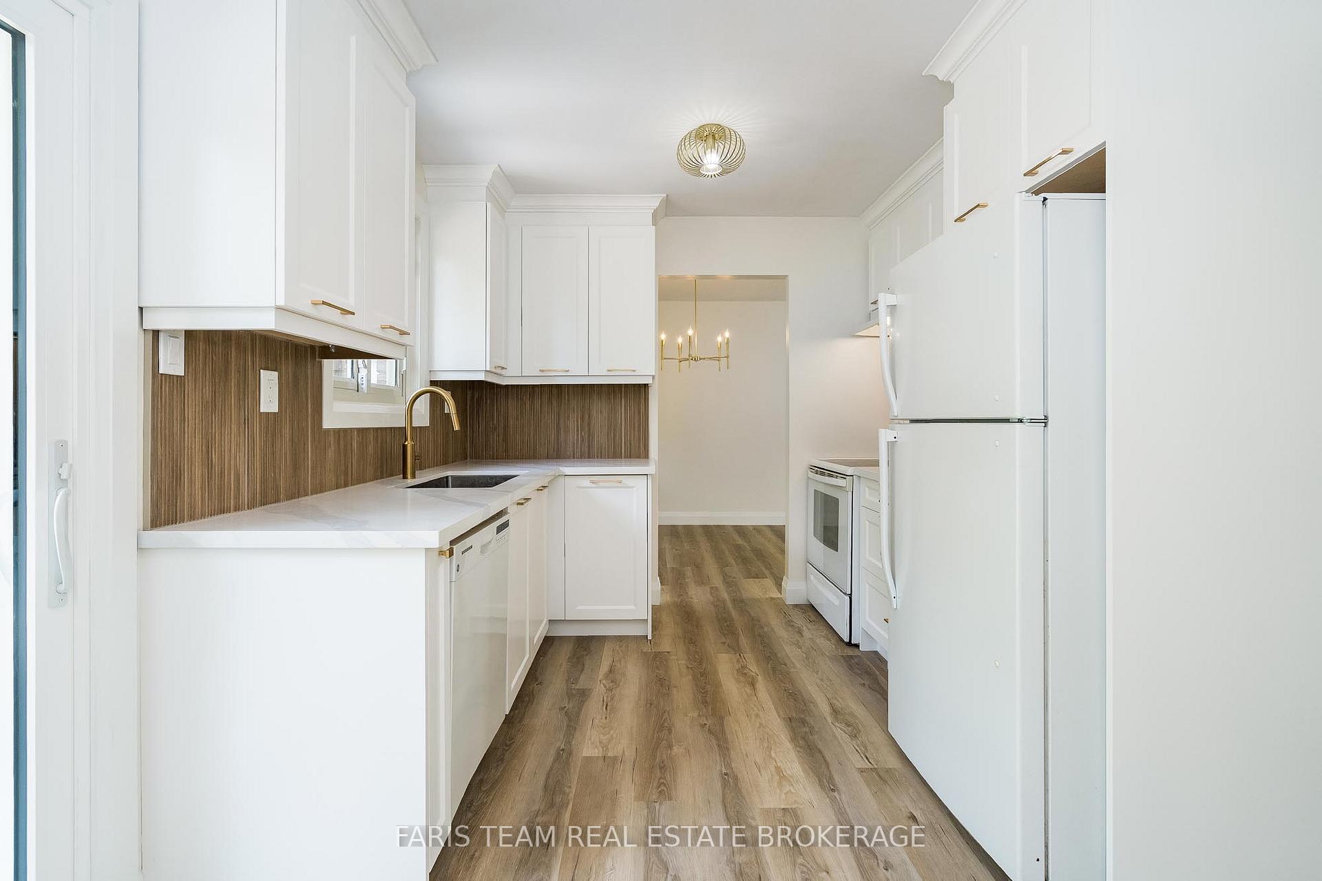Photo 5 of 356 Lescaut Road, Midland — HOMEH
