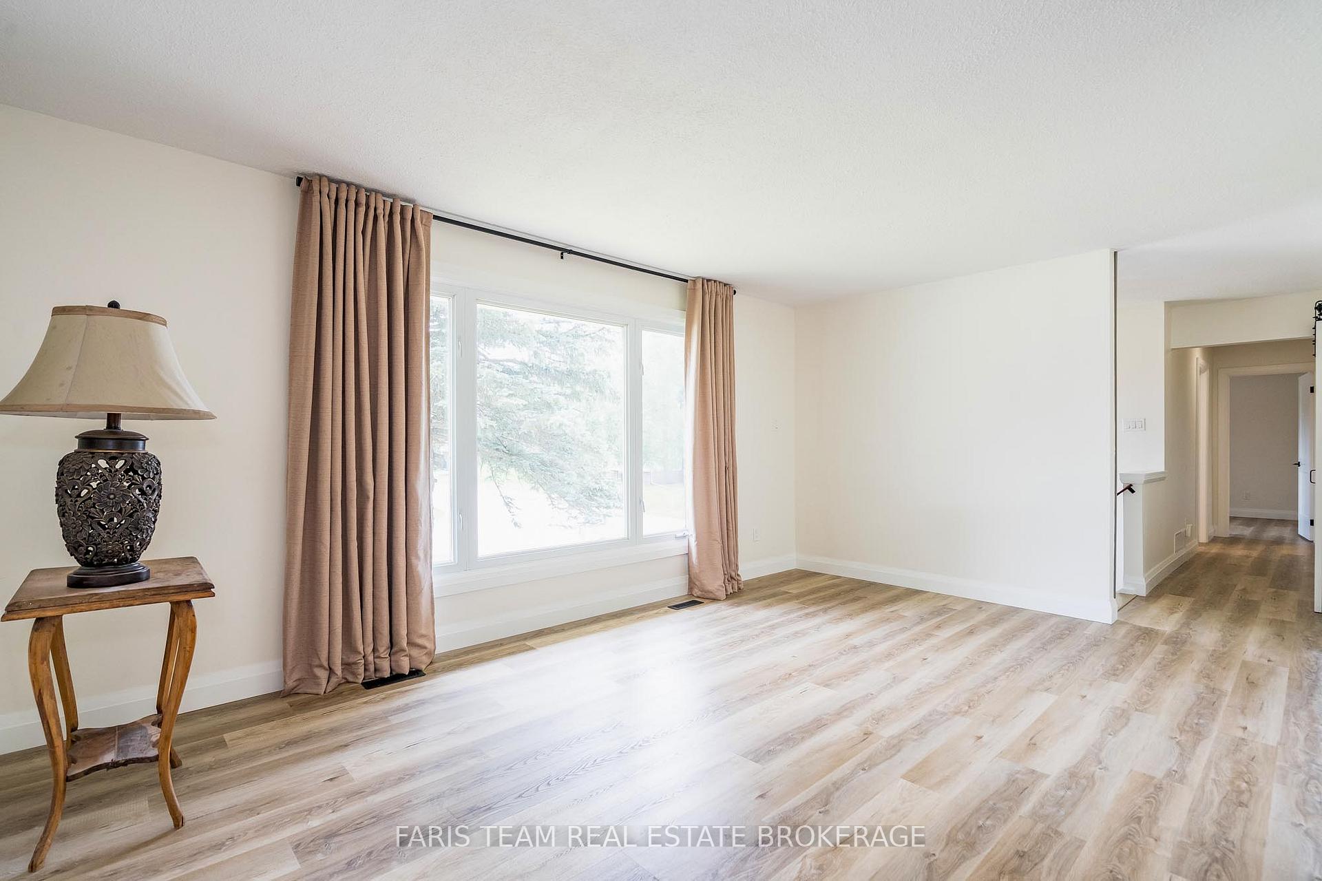 Photo 13 of 356 Lescaut Road, Midland — HOMEH