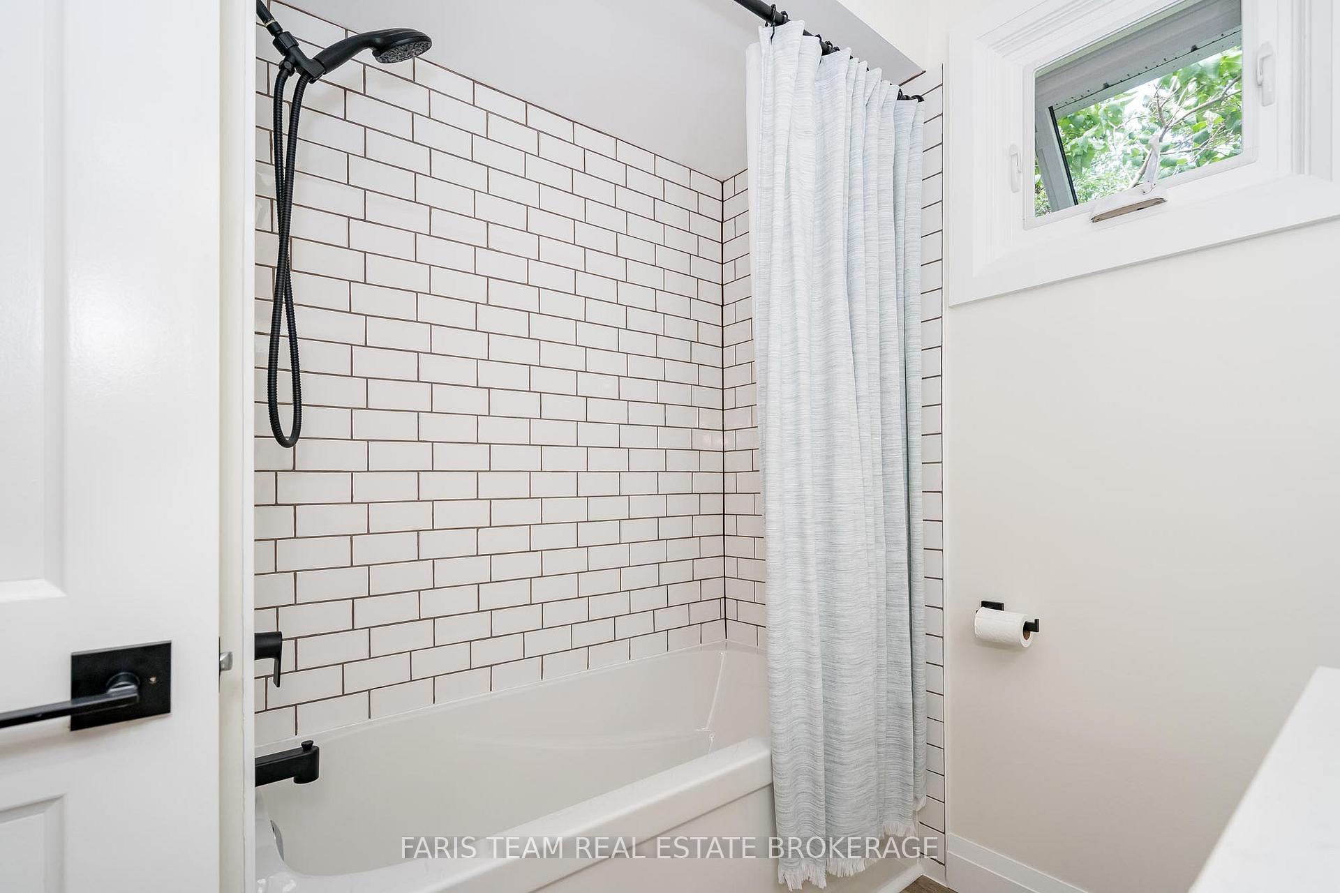 Photo 21 of 356 Lescaut Road, Midland — HOMEH