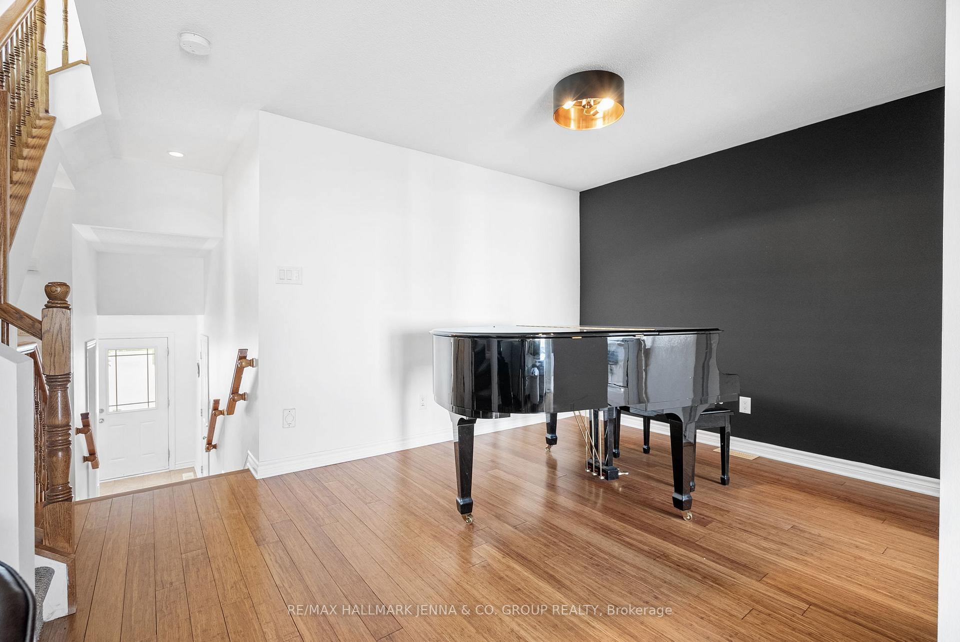Photo 7 of 277 Catamount Court, Ottawa, Kanata - Emerald Meadows/Trailwest — HOMEH