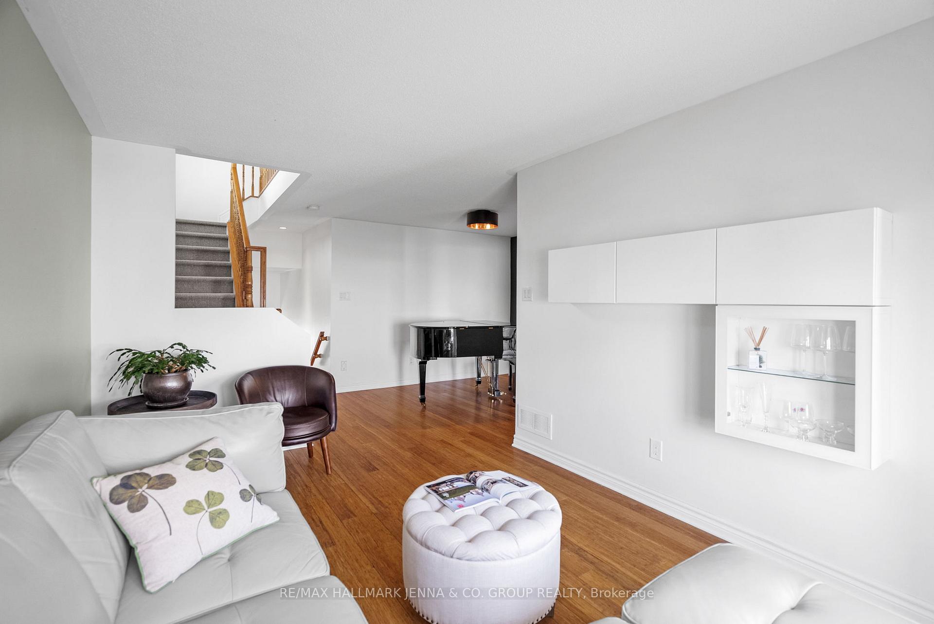 Photo 12 of 277 Catamount Court, Ottawa, Kanata - Emerald Meadows/Trailwest — HOMEH