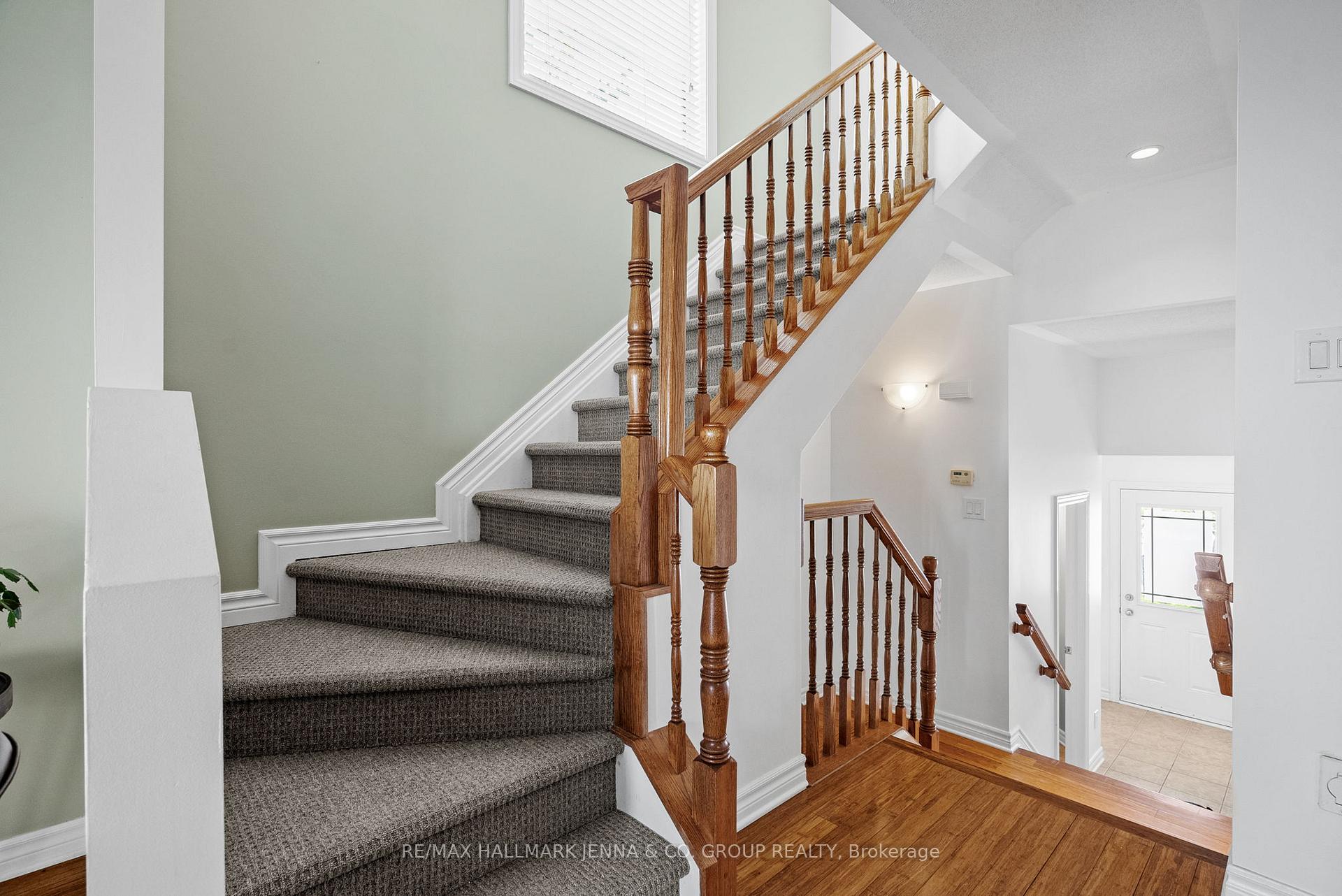 Photo 18 of 277 Catamount Court, Ottawa, Kanata - Emerald Meadows/Trailwest — HOMEH