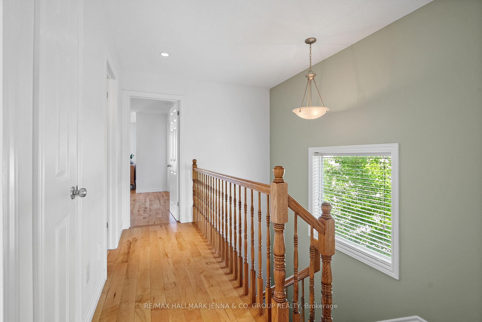 Photo 19 of 277 Catamount Court, Ottawa, Kanata - Emerald Meadows/Trailwest — HOMEH
