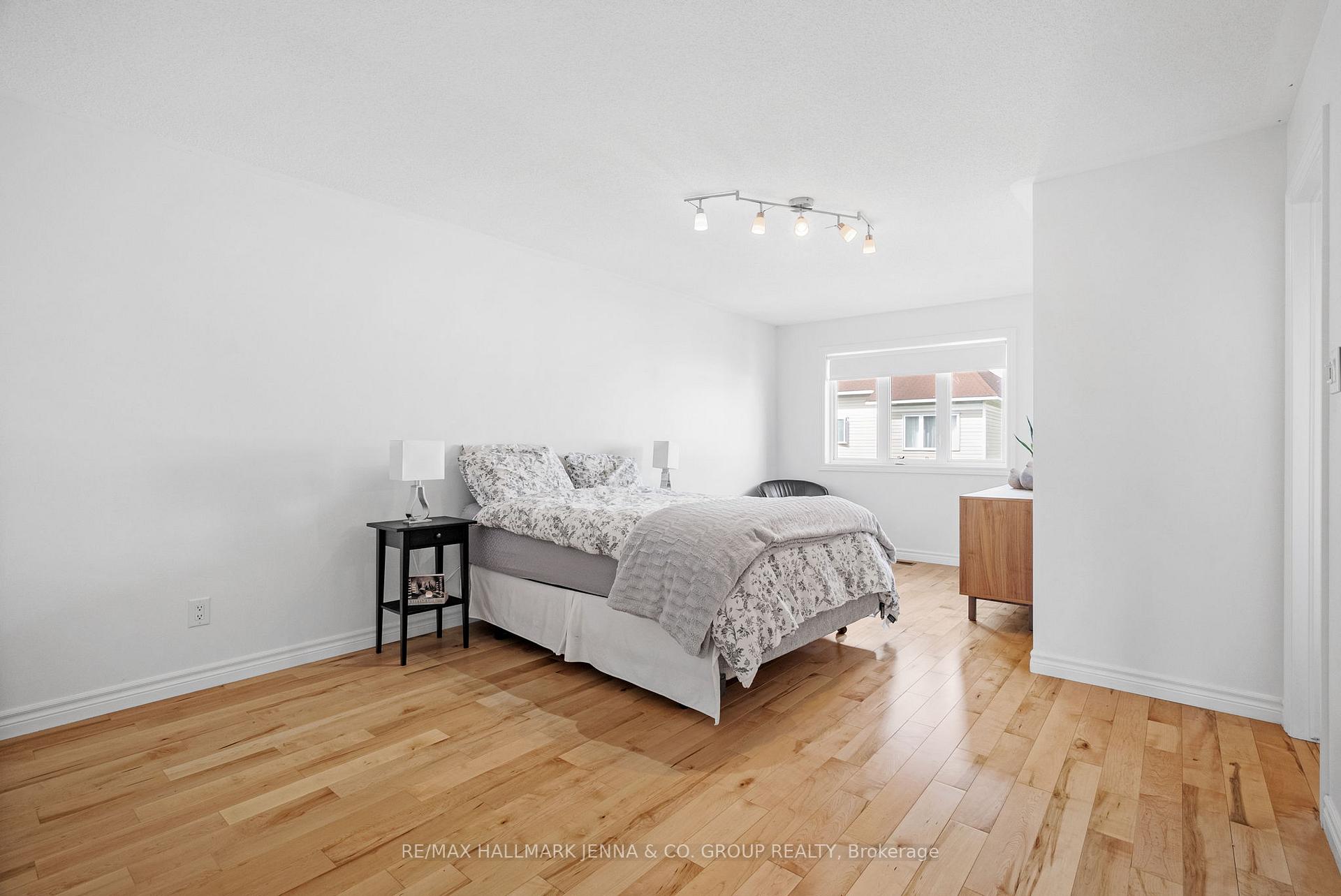 Photo 20 of 277 Catamount Court, Ottawa, Kanata - Emerald Meadows/Trailwest — HOMEH