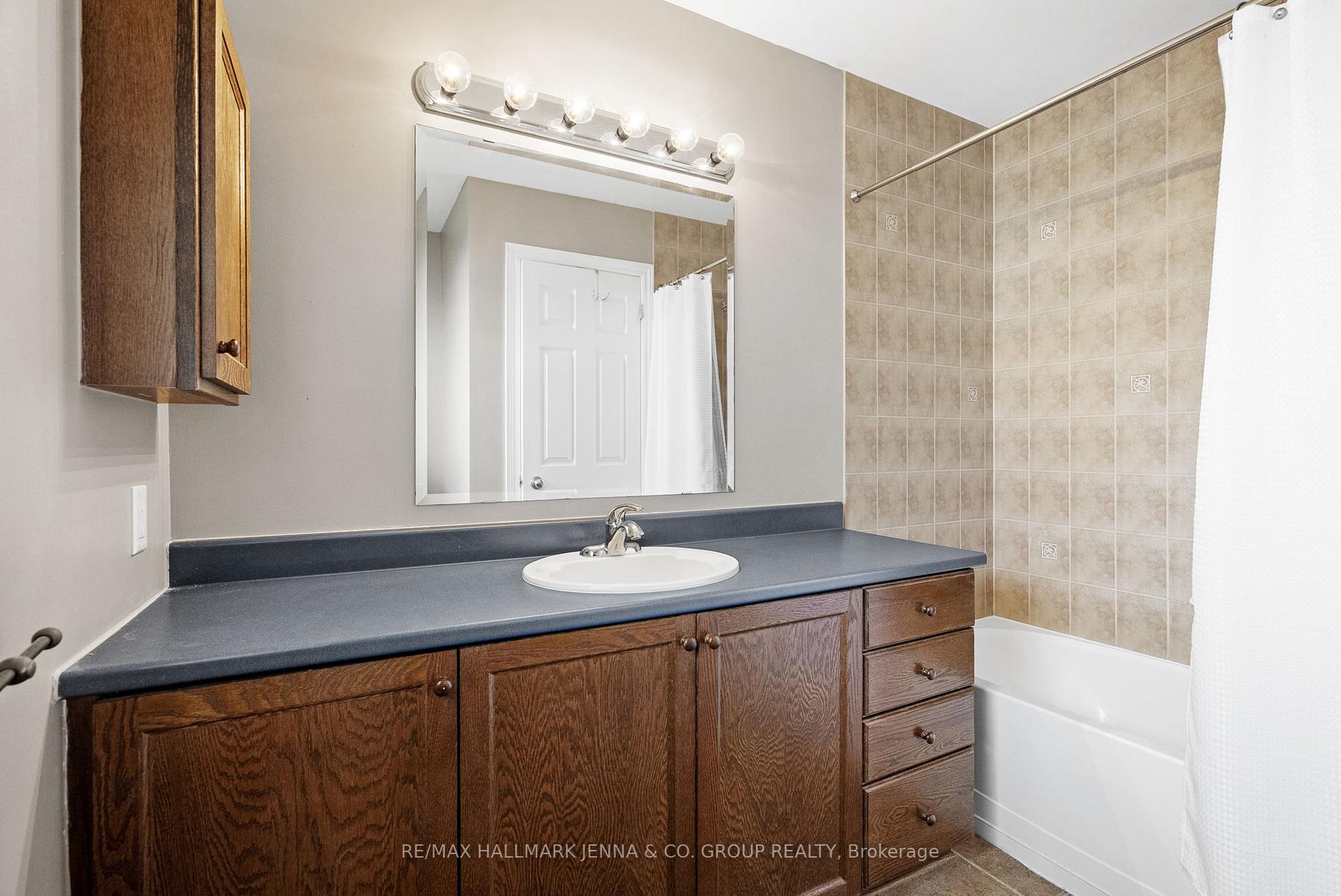 Photo 23 of 277 Catamount Court, Ottawa, Kanata - Emerald Meadows/Trailwest — HOMEH
