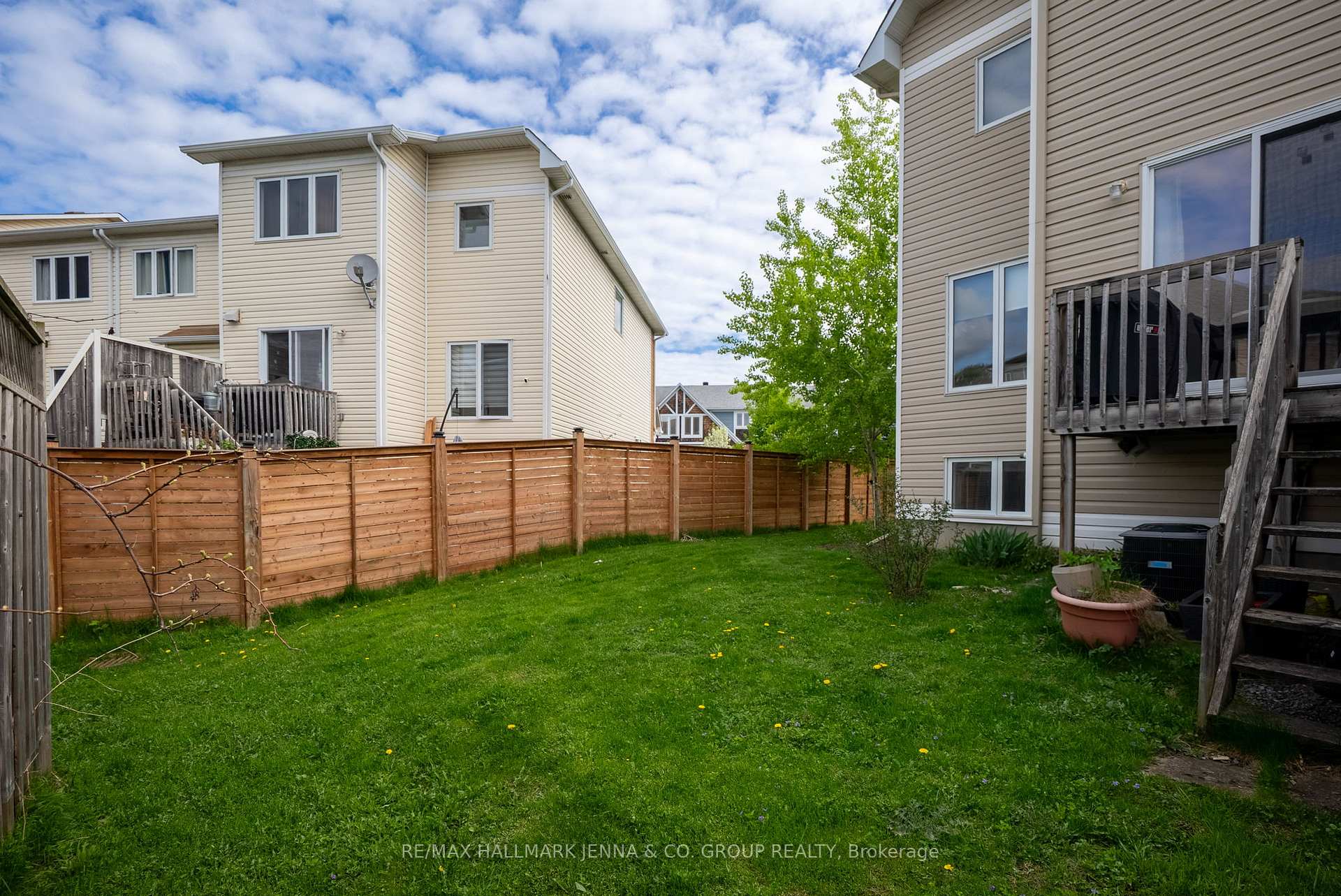 Photo 33 of 277 Catamount Court, Ottawa, Kanata - Emerald Meadows/Trailwest — HOMEH