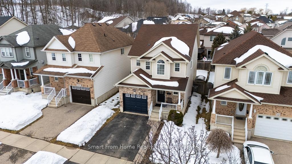 Photo 2 of 134 Foxglove Crescent, Kitchener — HOMEH