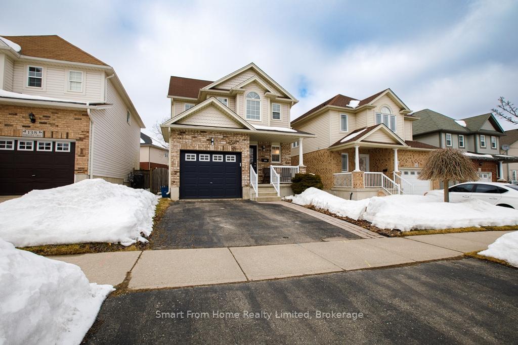 Photo 4 of 134 Foxglove Crescent, Kitchener — HOMEH