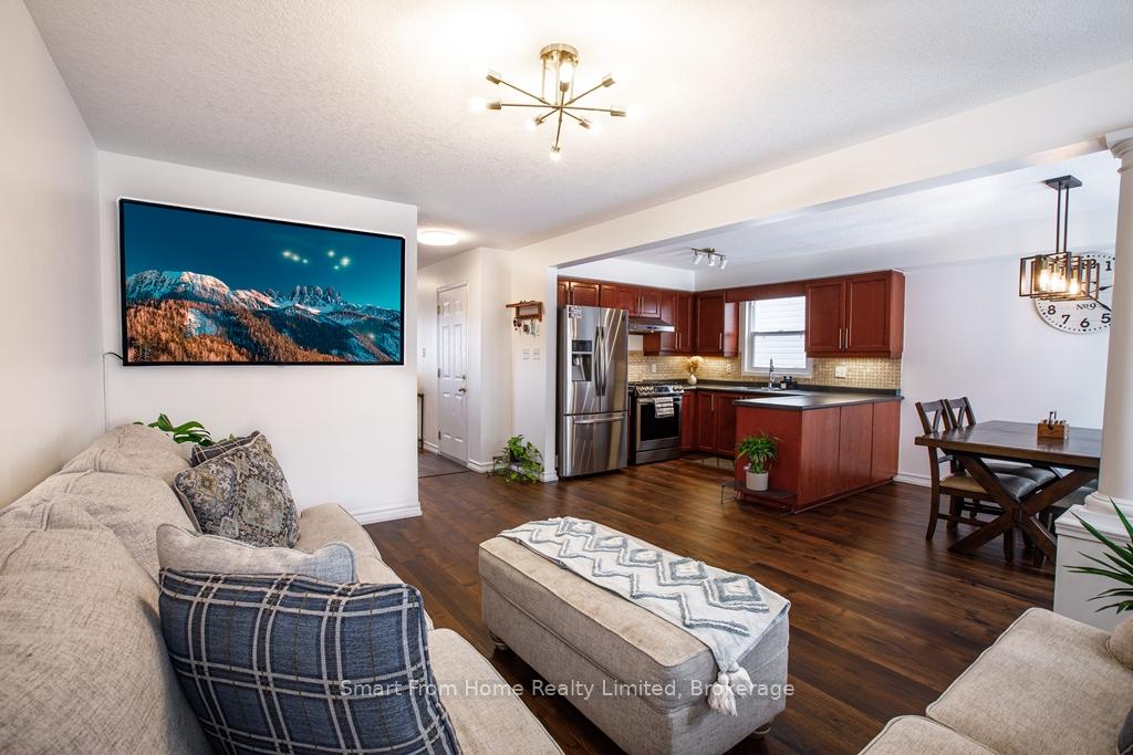 Photo 7 of 134 Foxglove Crescent, Kitchener — HOMEH